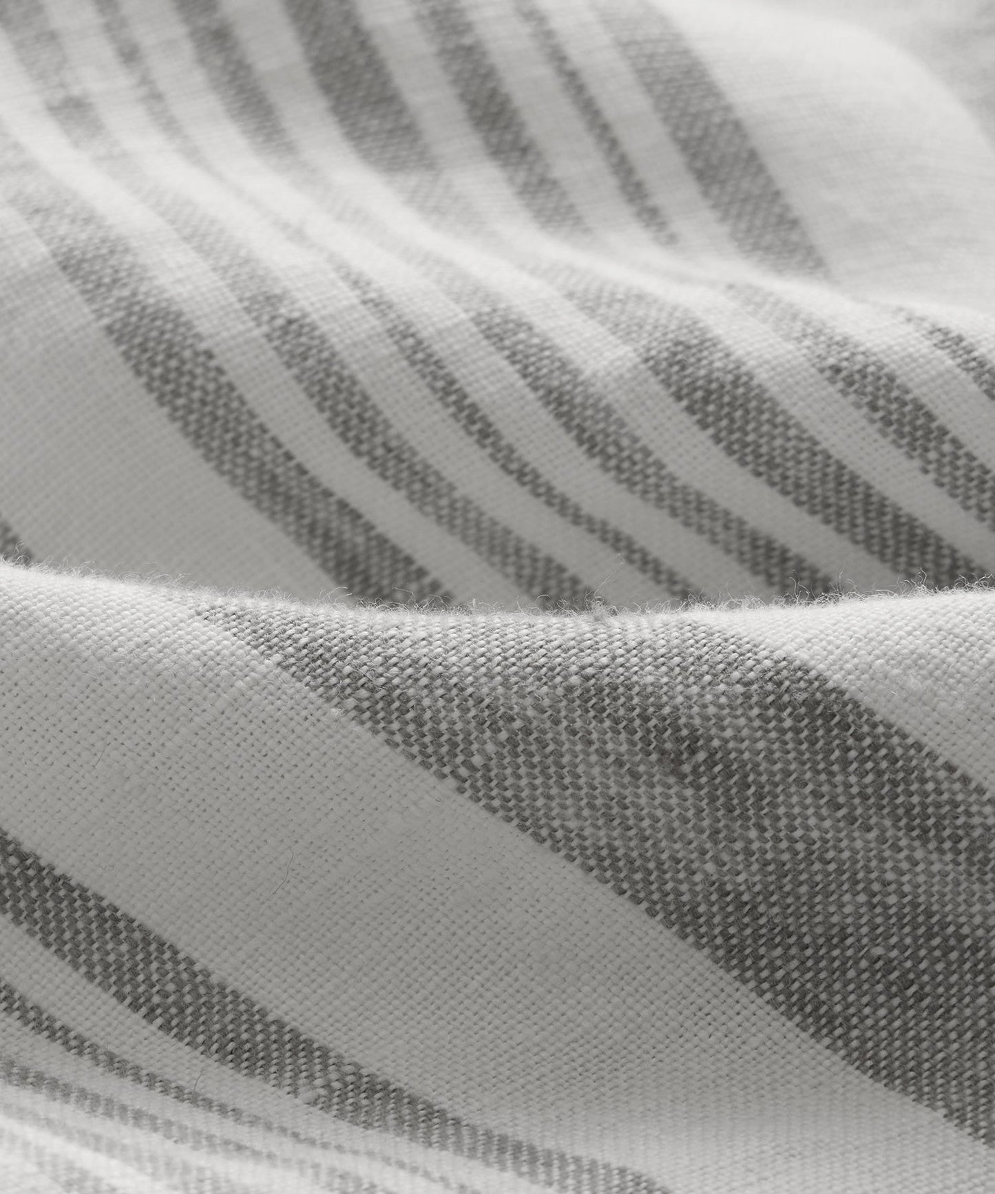 Todd Snyder 5" Linen Beachcomber Short in Grey Stripe Grey Stripe
