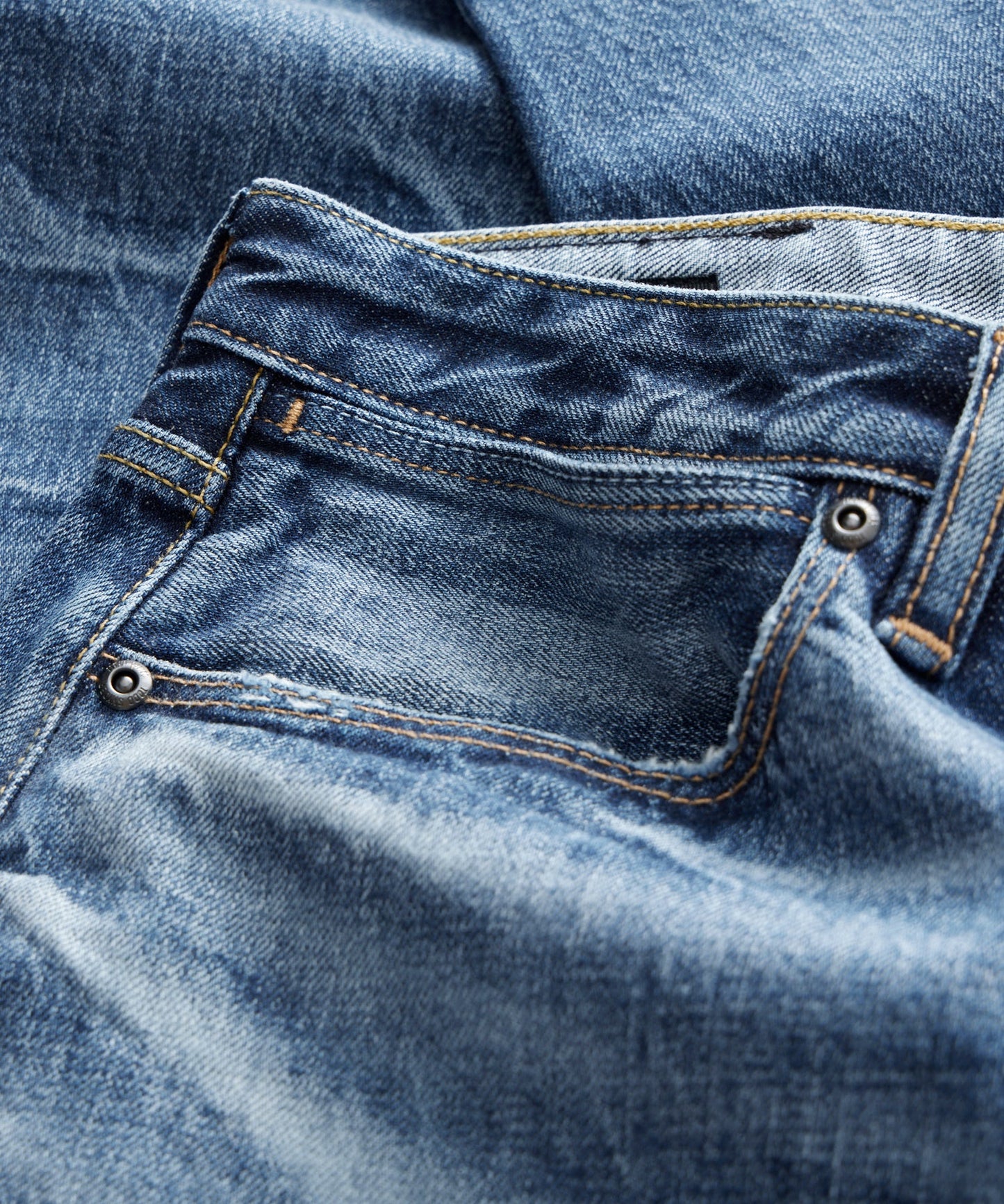 Todd Snyder Slim Japanese Selvedge Stretch Jean in Distressed Wash Medium Indigo