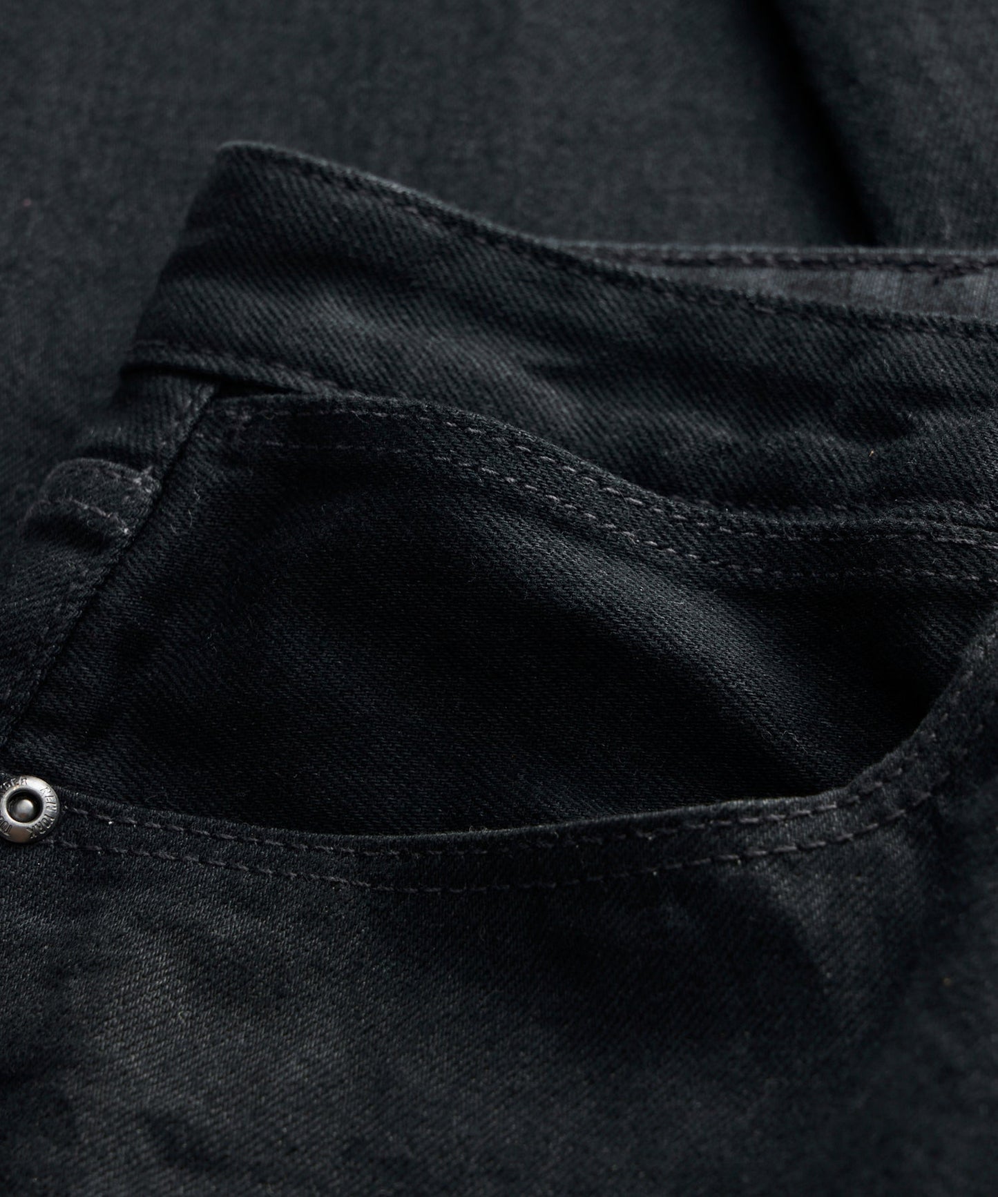 Todd Snyder Slim Japanese Selvedge Stretch Jean in Black Black