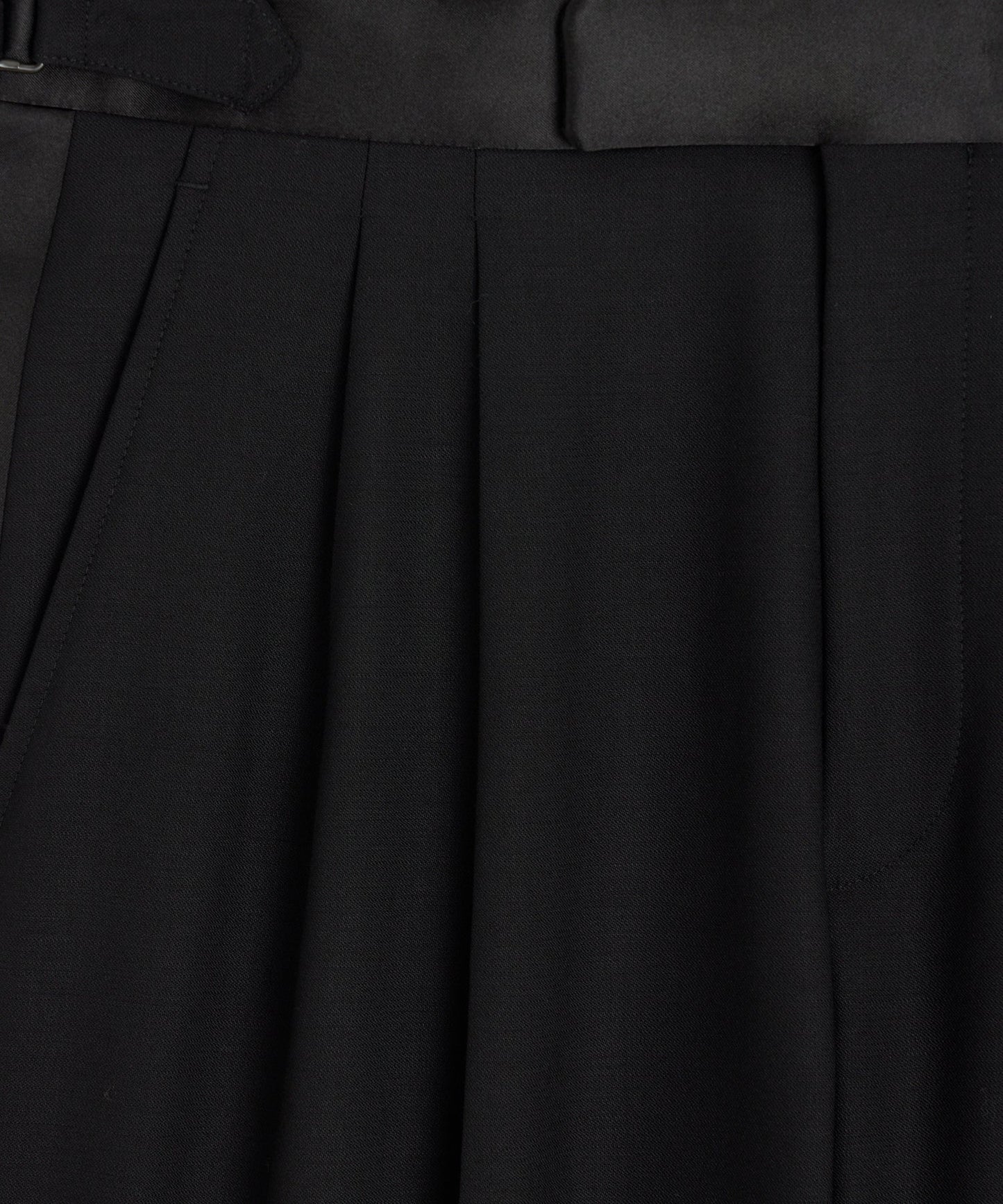 Todd Snyder Italian Wool Relaxed Tuxedo Trouser in Black Black