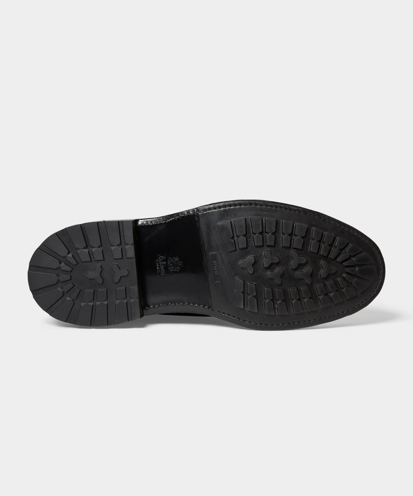 Todd Snyder Alden Chamois Chukka Boot in Black Black