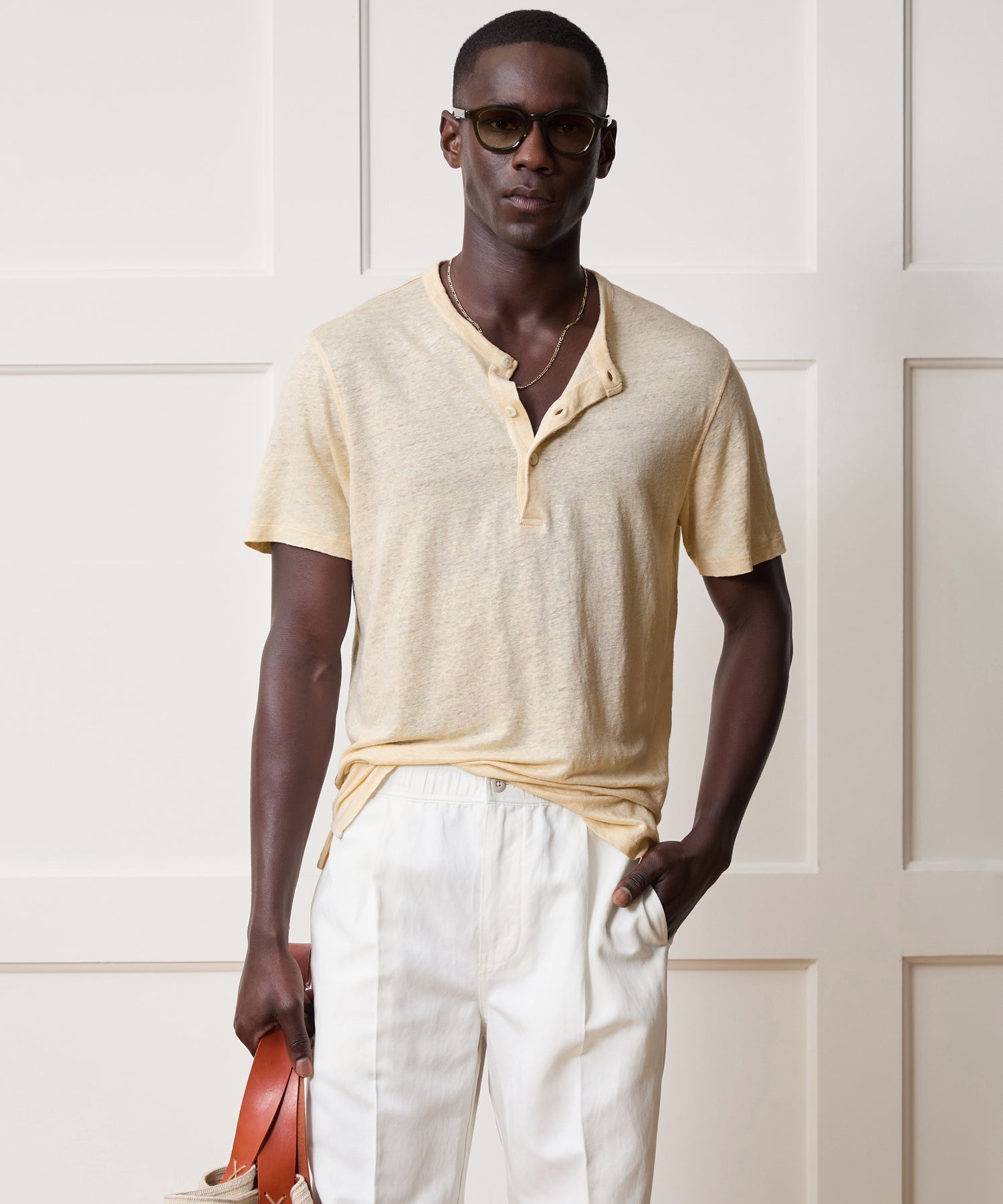 Todd Snyder Linen Henley in Sand Dollar Sand Dollar