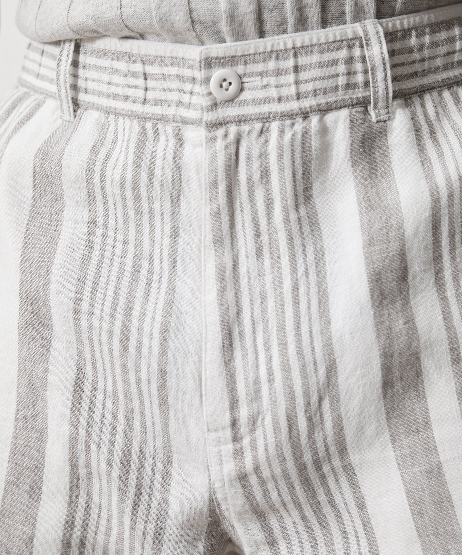 Todd Snyder 5" Linen Beachcomber Short in Grey Stripe Grey Stripe