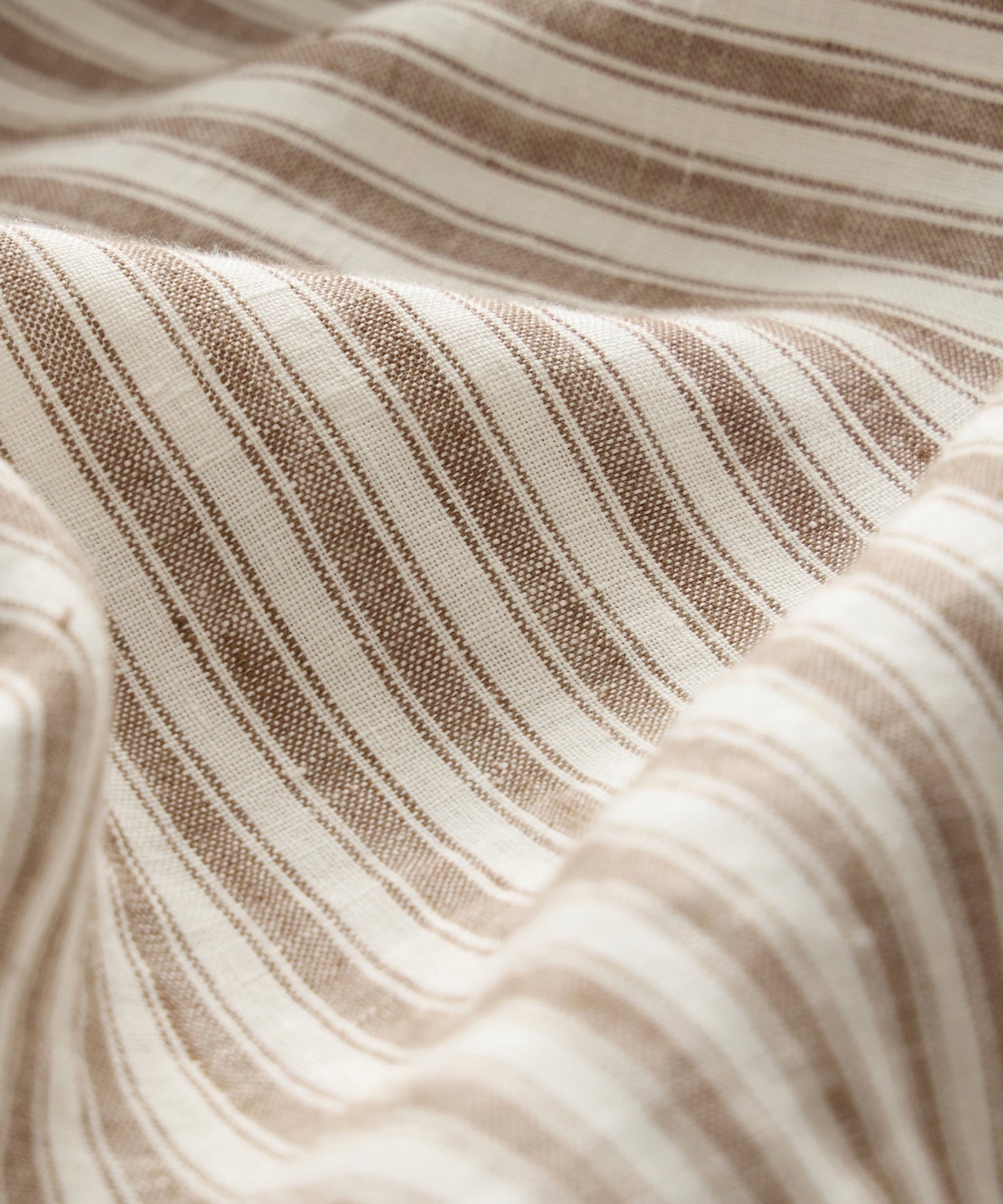 Todd Snyder Slim Sea Soft Linen Point Collar Shirt in Khaki Stripe Khaki Stripe