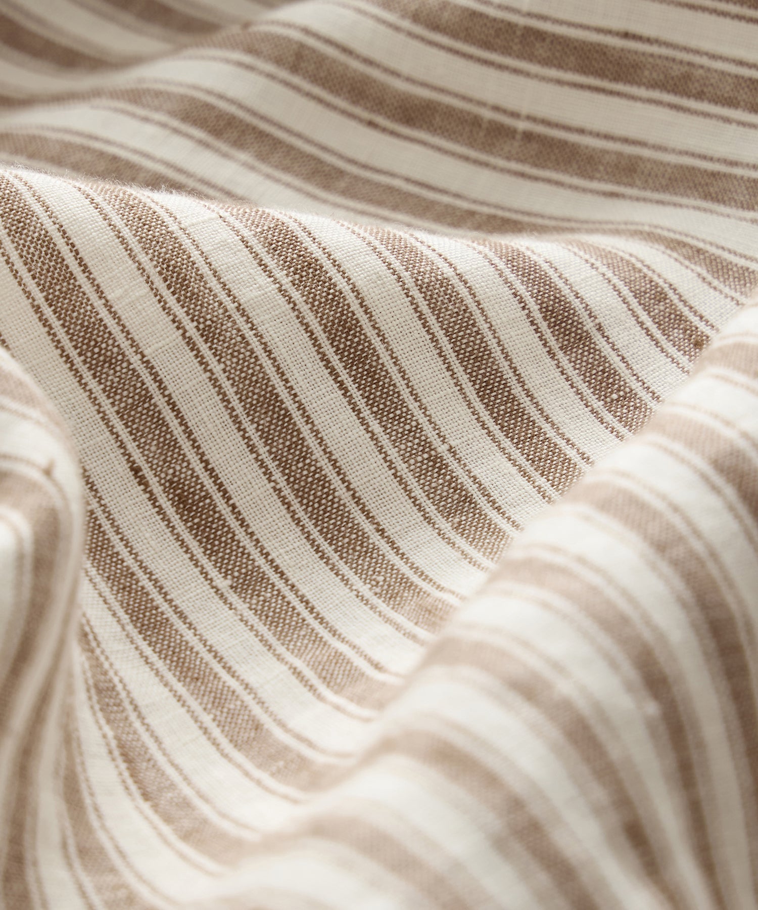 Todd Snyder Slim Sea Soft Linen Point Collar Shirt in Khaki Stripe Khaki Stripe