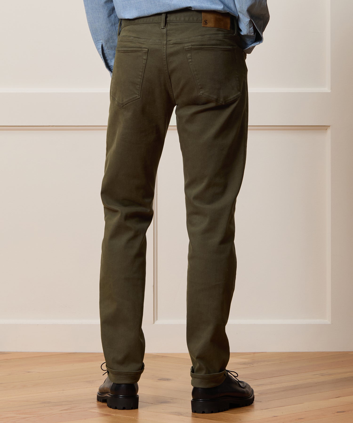 Todd Snyder Slim Garment-Dyed 5-Pocket Chino in Olive Vine Olive Vine
