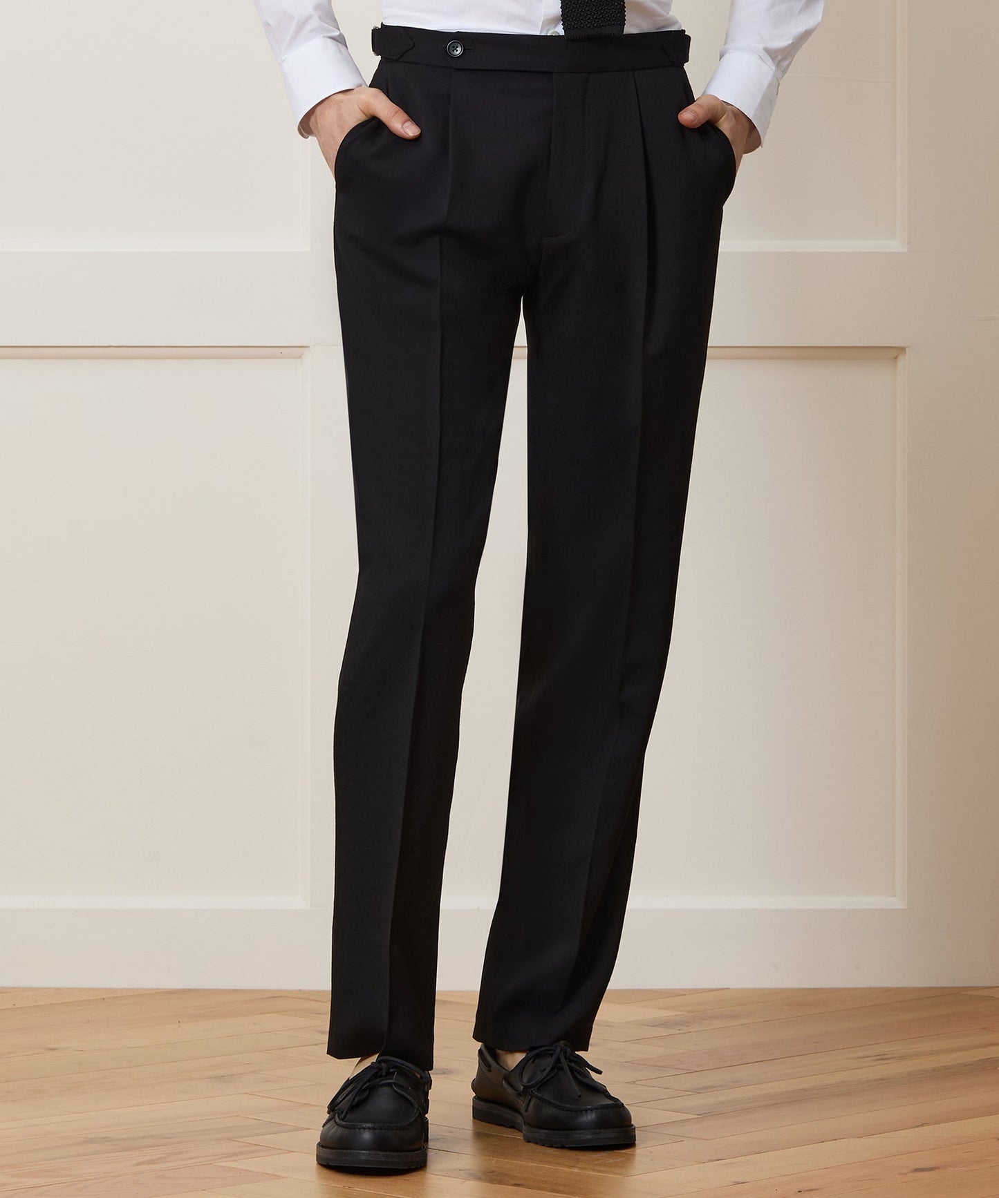 Todd Snyder Italian Gabardine Side Tab Trouser in Black Black