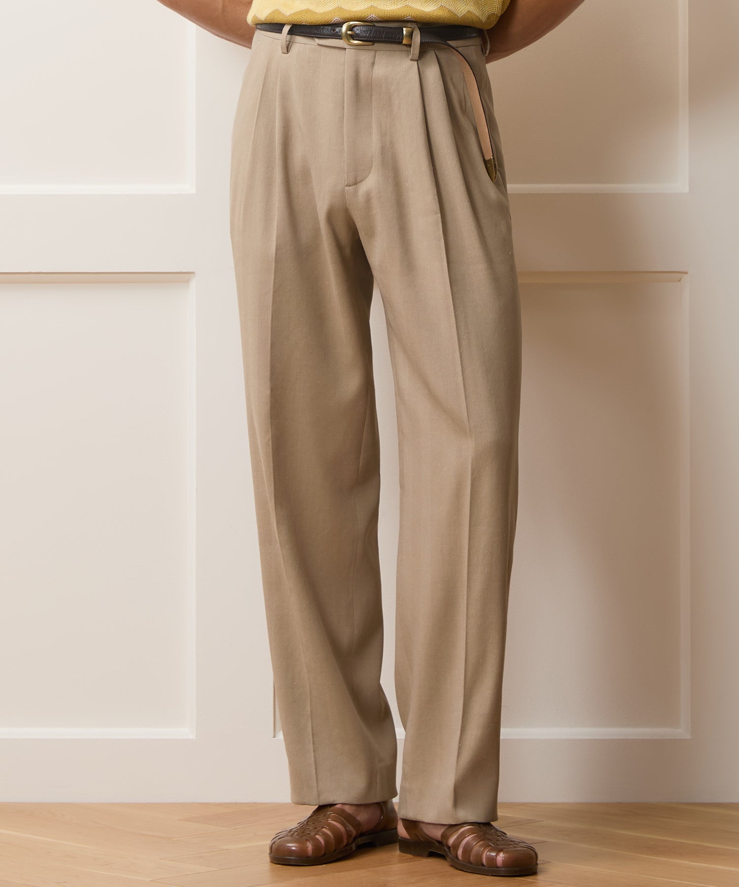 Todd Snyder Italian Linen-Silk Herringbone Wythe Trouser in Beige Beige