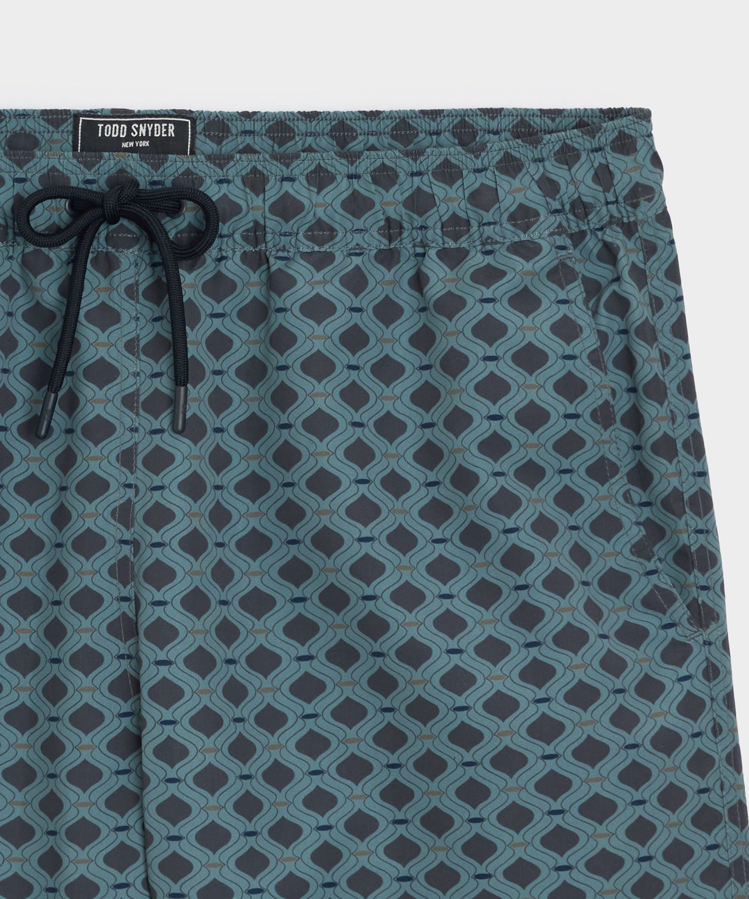 Todd Snyder 5" Montauk Swim Trunk in Navy Geo Navy