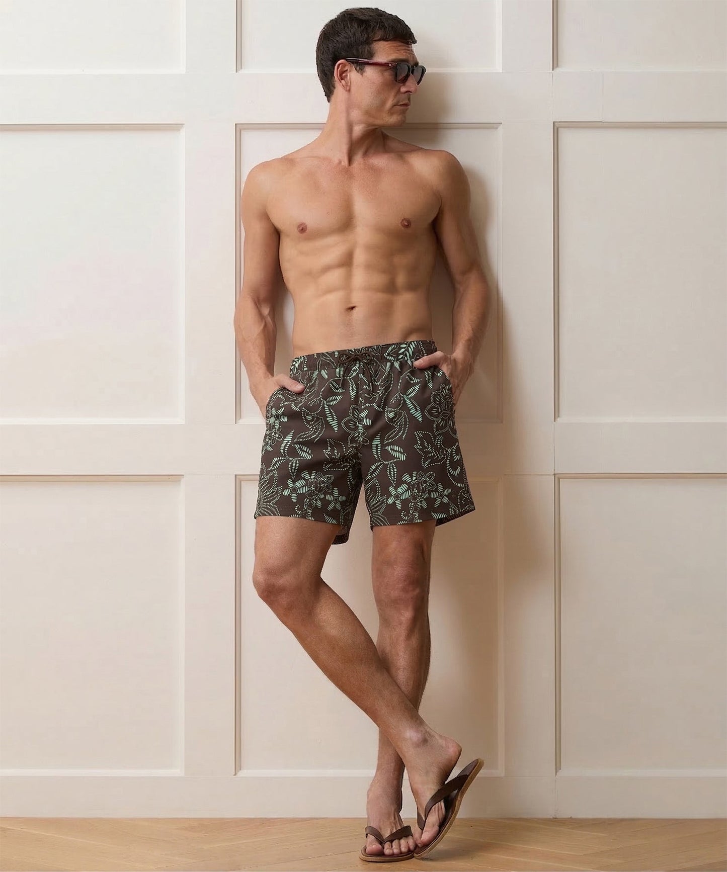 Todd Snyder 5" Montauk Swim Trunk in Brown Floral Brown