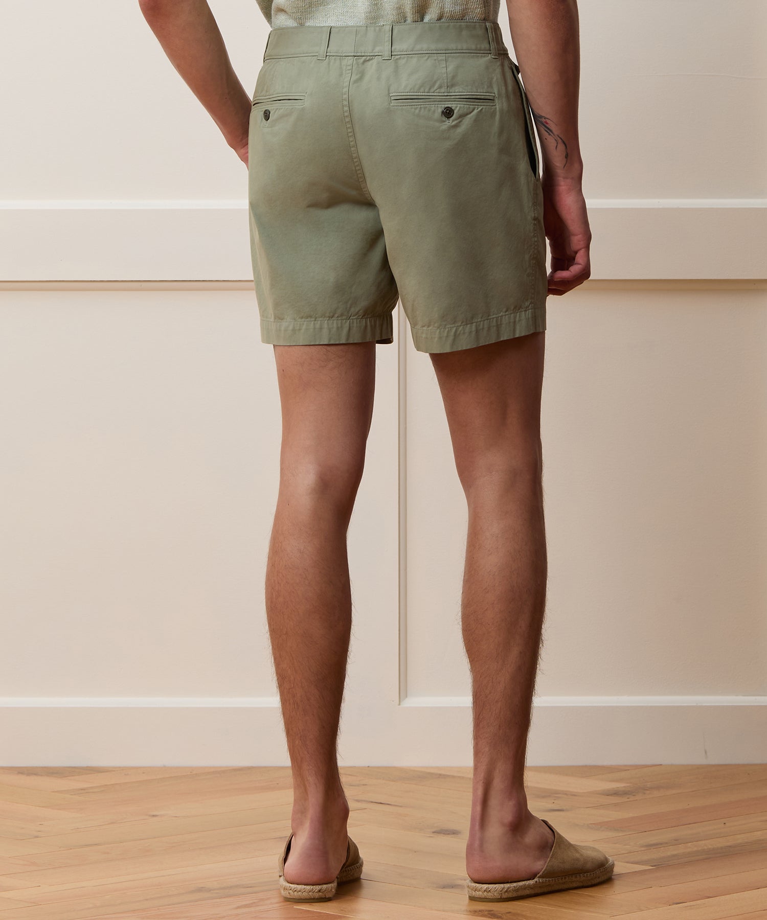 Todd Snyder 7" Chino Hudson Short in Green Sage Green Sage