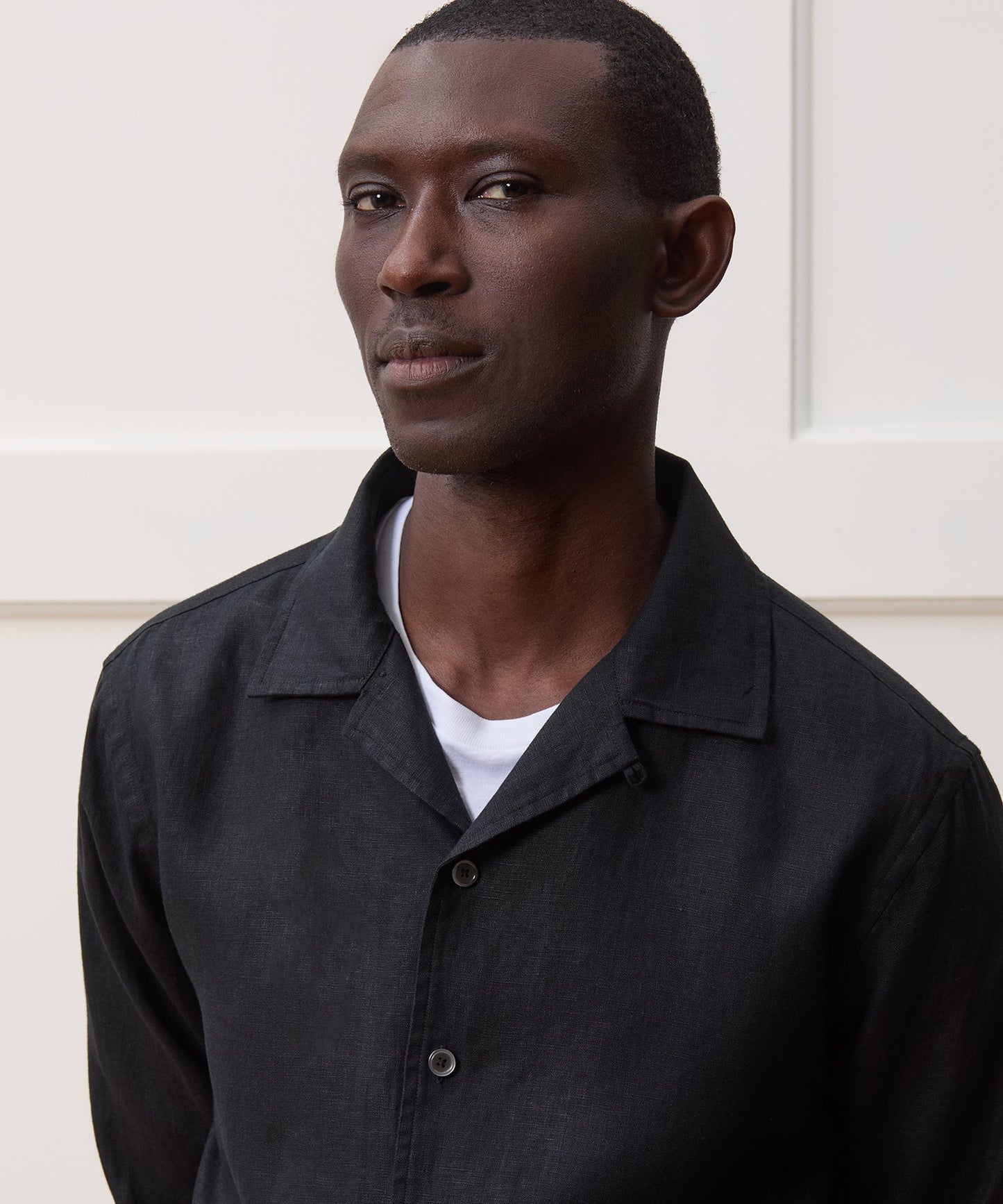 Todd Snyder Cropped Sea Soft Irish Linen Camp Collar Shirt in Black Black