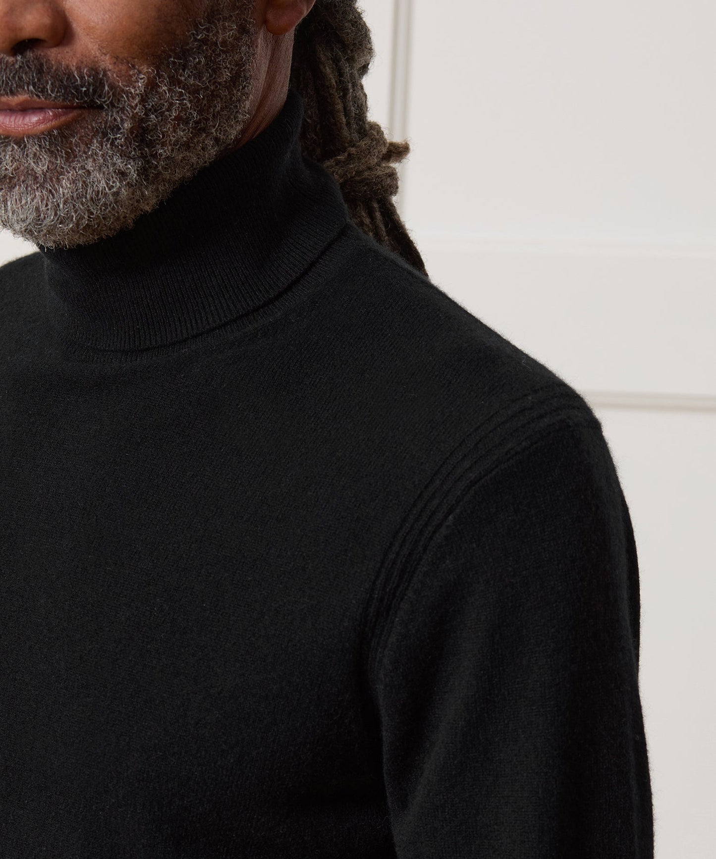 Todd Snyder Cashmere Turtleneck in Black Black
