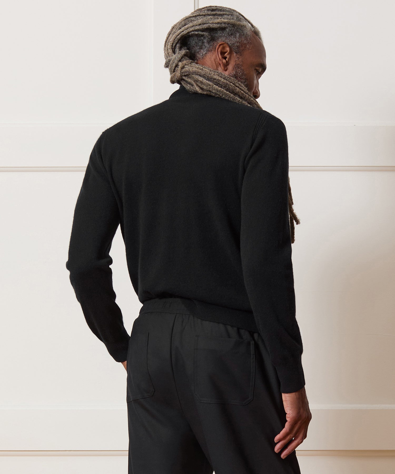 Todd Snyder Cashmere Turtleneck in Black Black