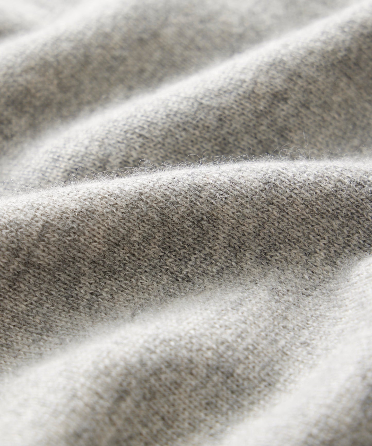 Todd Snyder Midweight Cashmere Crewneck in Heather Grey Heather Grey