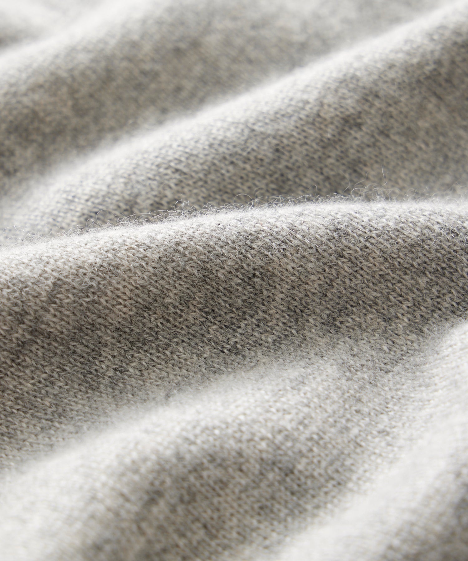 Todd Snyder Midweight Cashmere Crewneck in Heather Grey Heather Grey