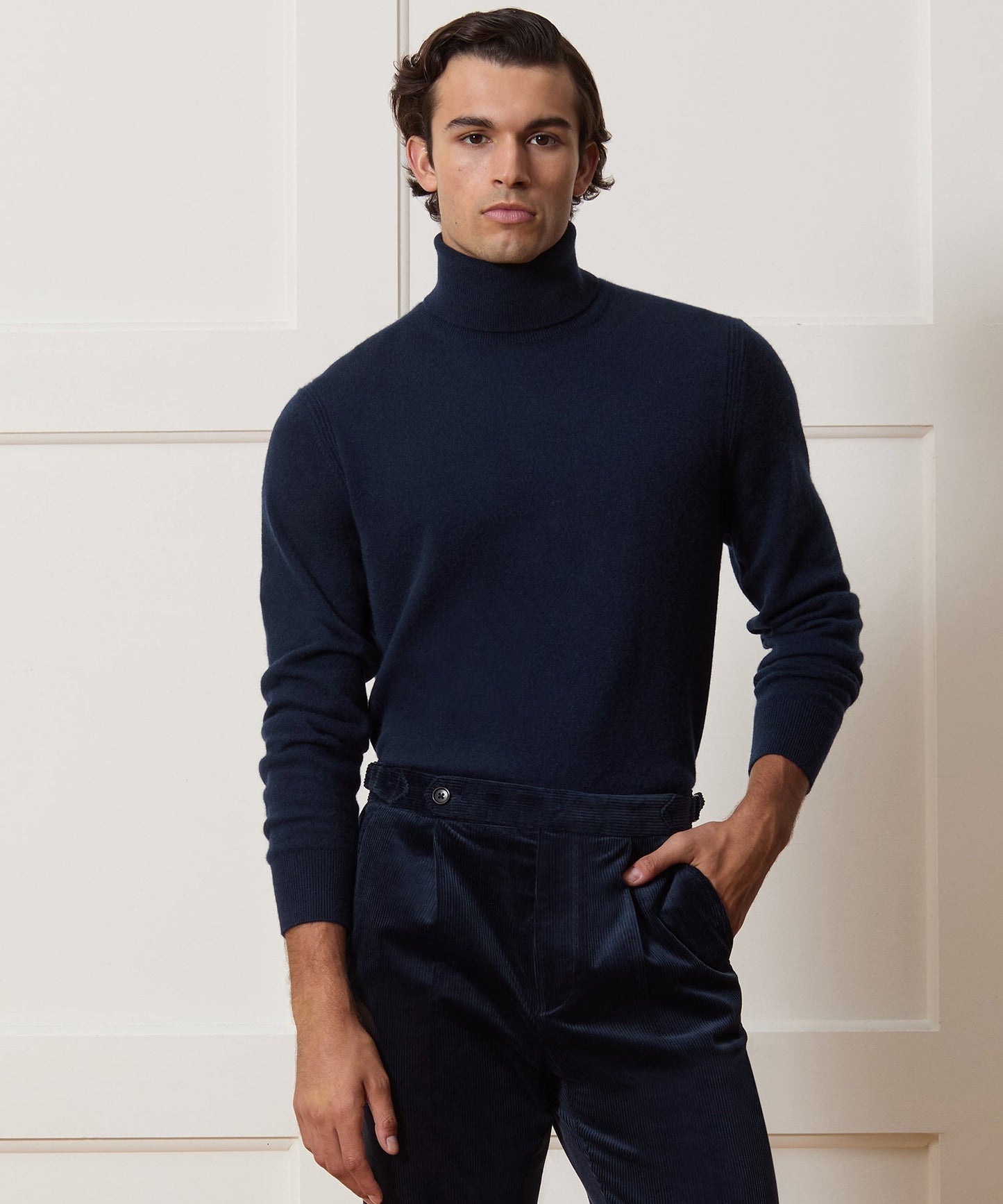 Todd Snyder Cashmere Turtleneck in Navy Navy