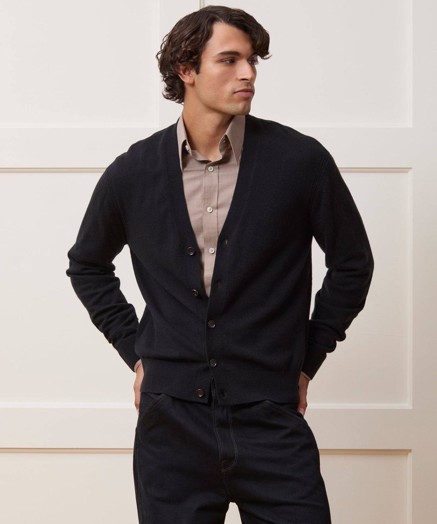 Todd Snyder Midweight Cashmere Cardigan in Black Black