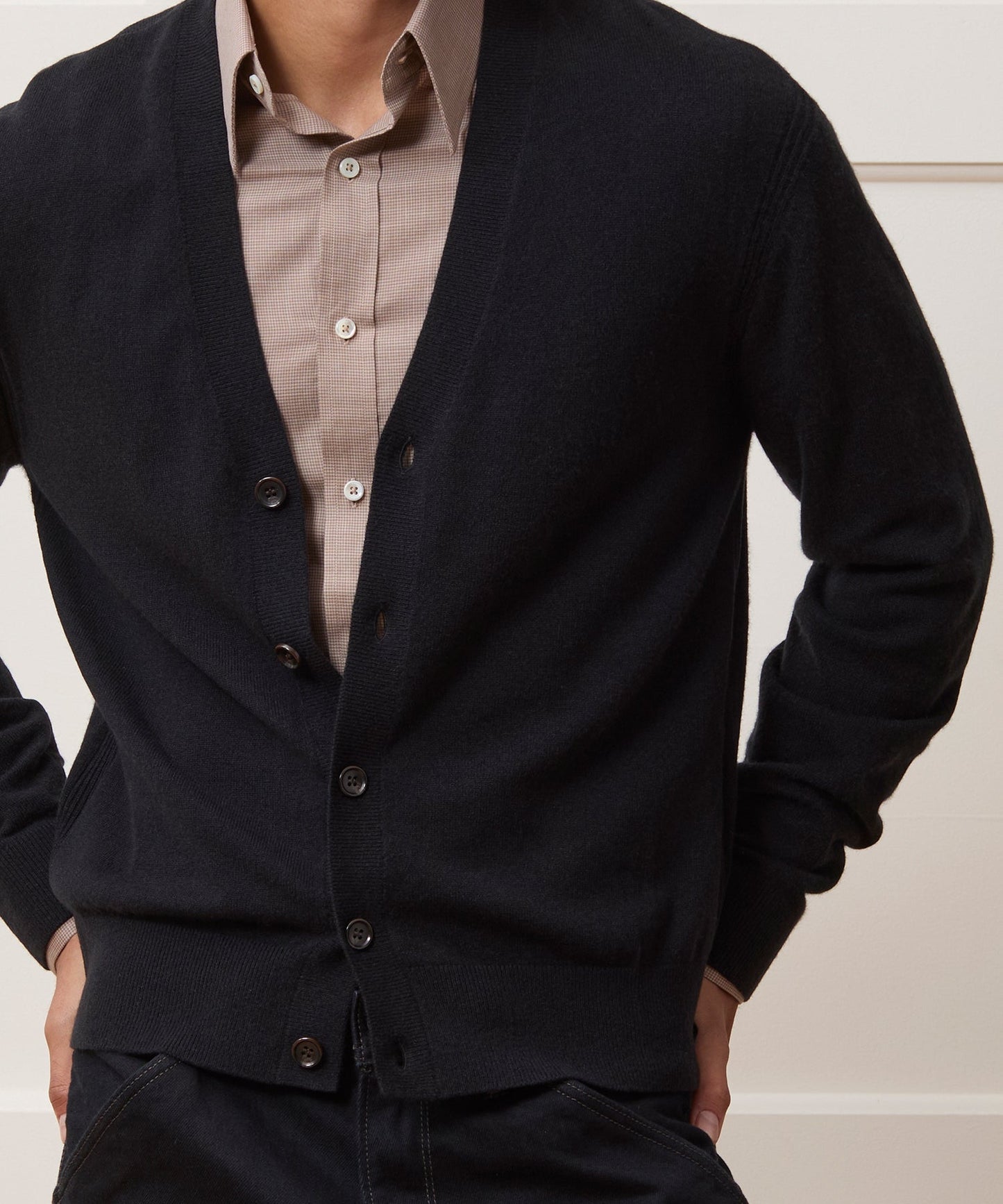 Todd Snyder Midweight Cashmere Cardigan in Black Black