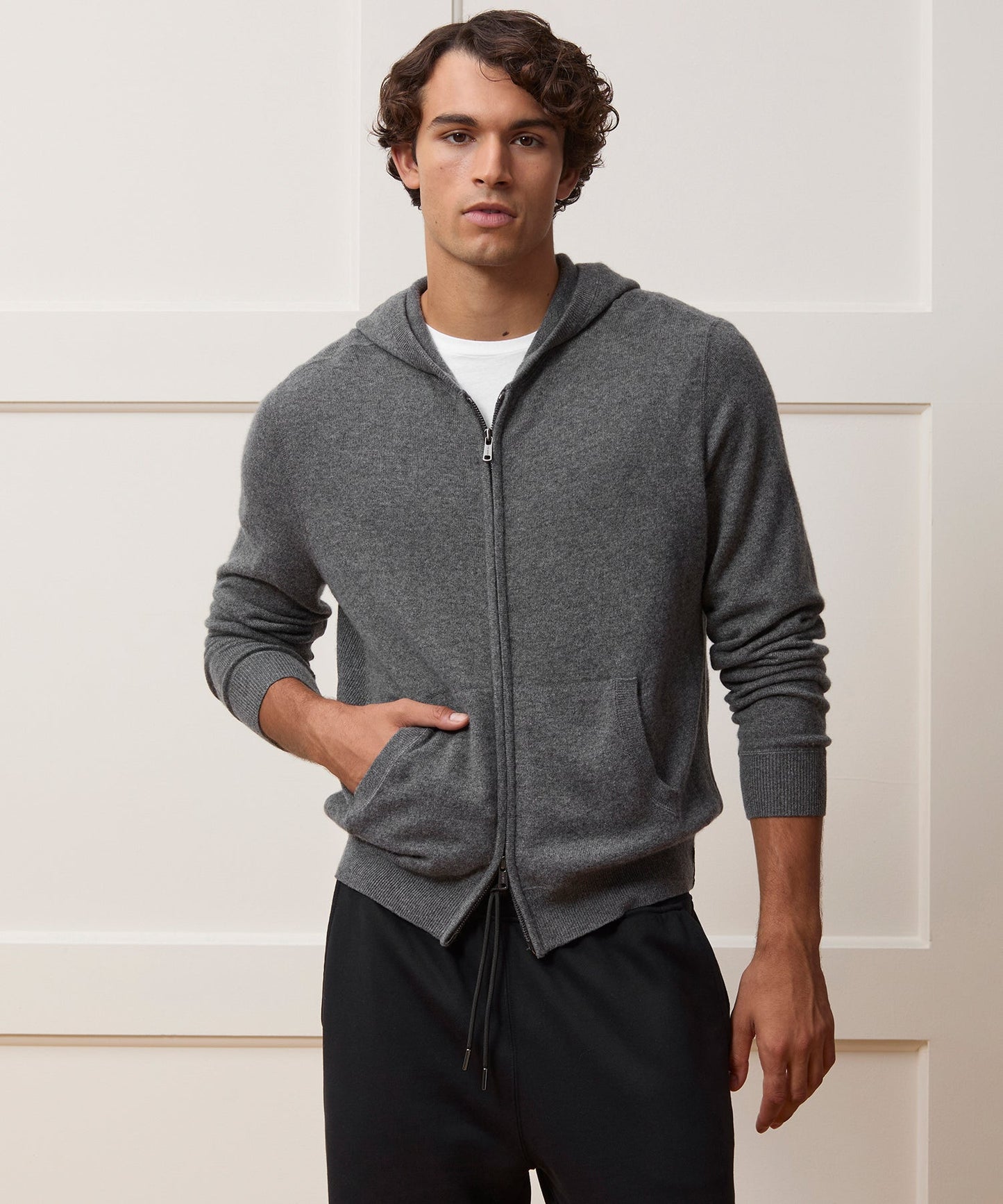 Todd Snyder Midweight Cashmere Full-Zip in Charcoal Charcoal