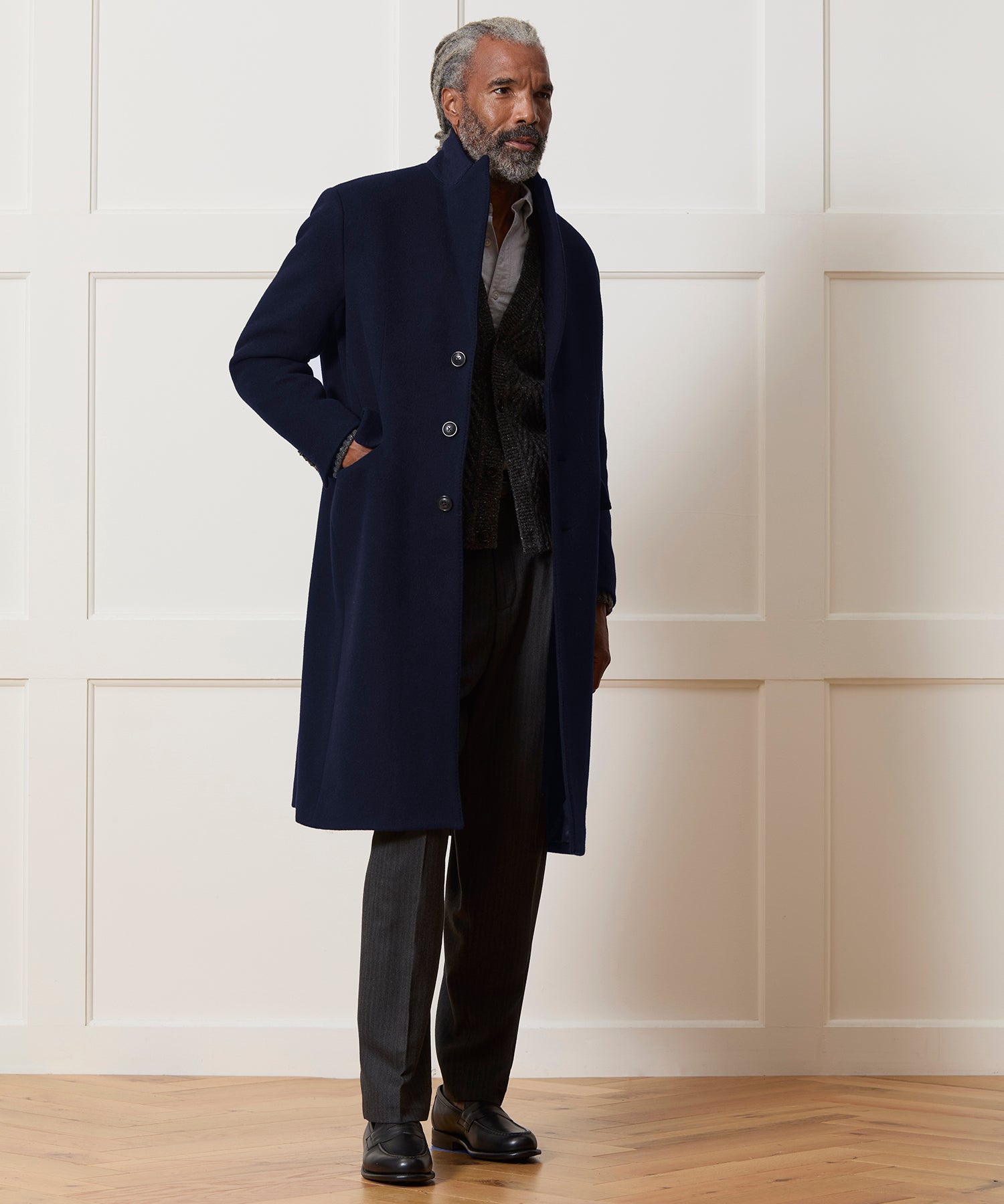 Todd Snyder Italian Wool-Cashmere Topcoat in Navy Navy