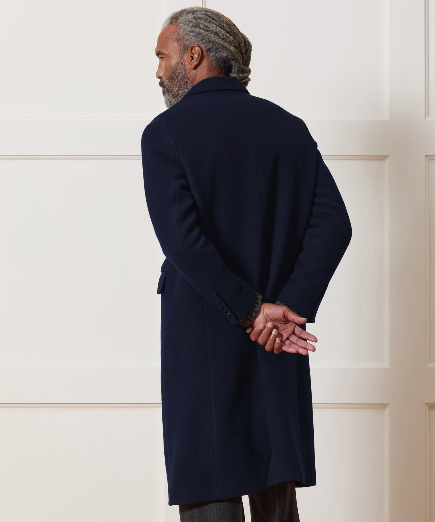 Todd Snyder Italian Wool-Cashmere Topcoat in Navy Navy