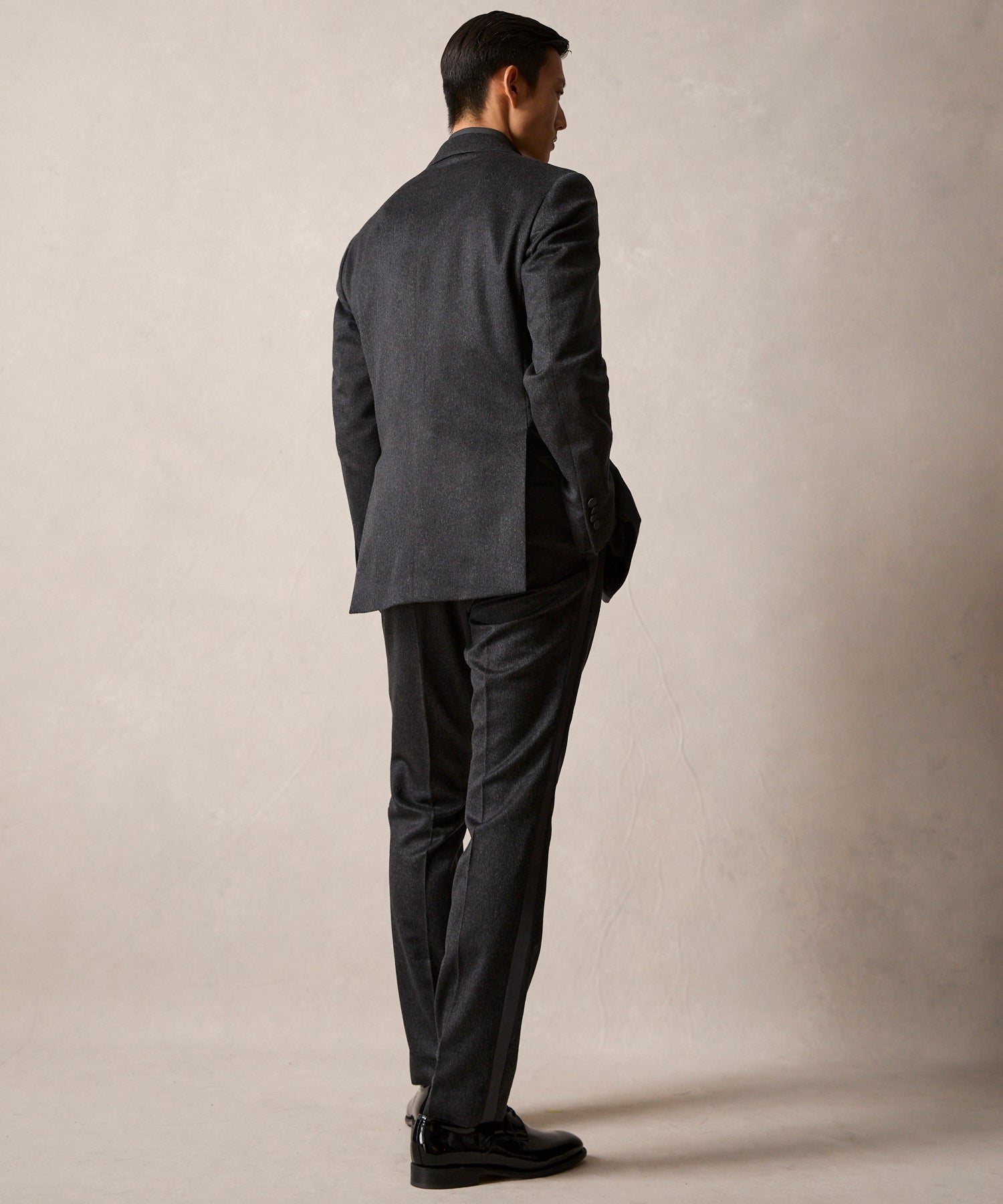 Todd Snyder Italian Cashmere Peak Lapel Tuxedo Jacket in Grey Grey