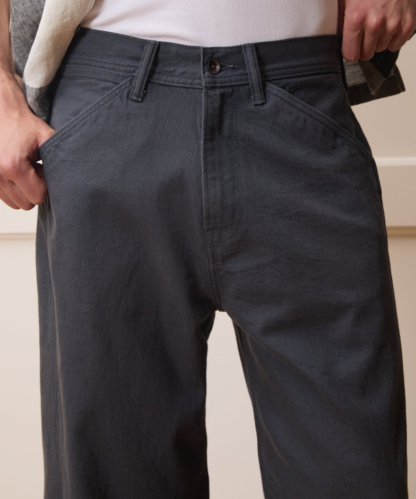 Todd Snyder Relaxed Barrel Jean in Granite Granite