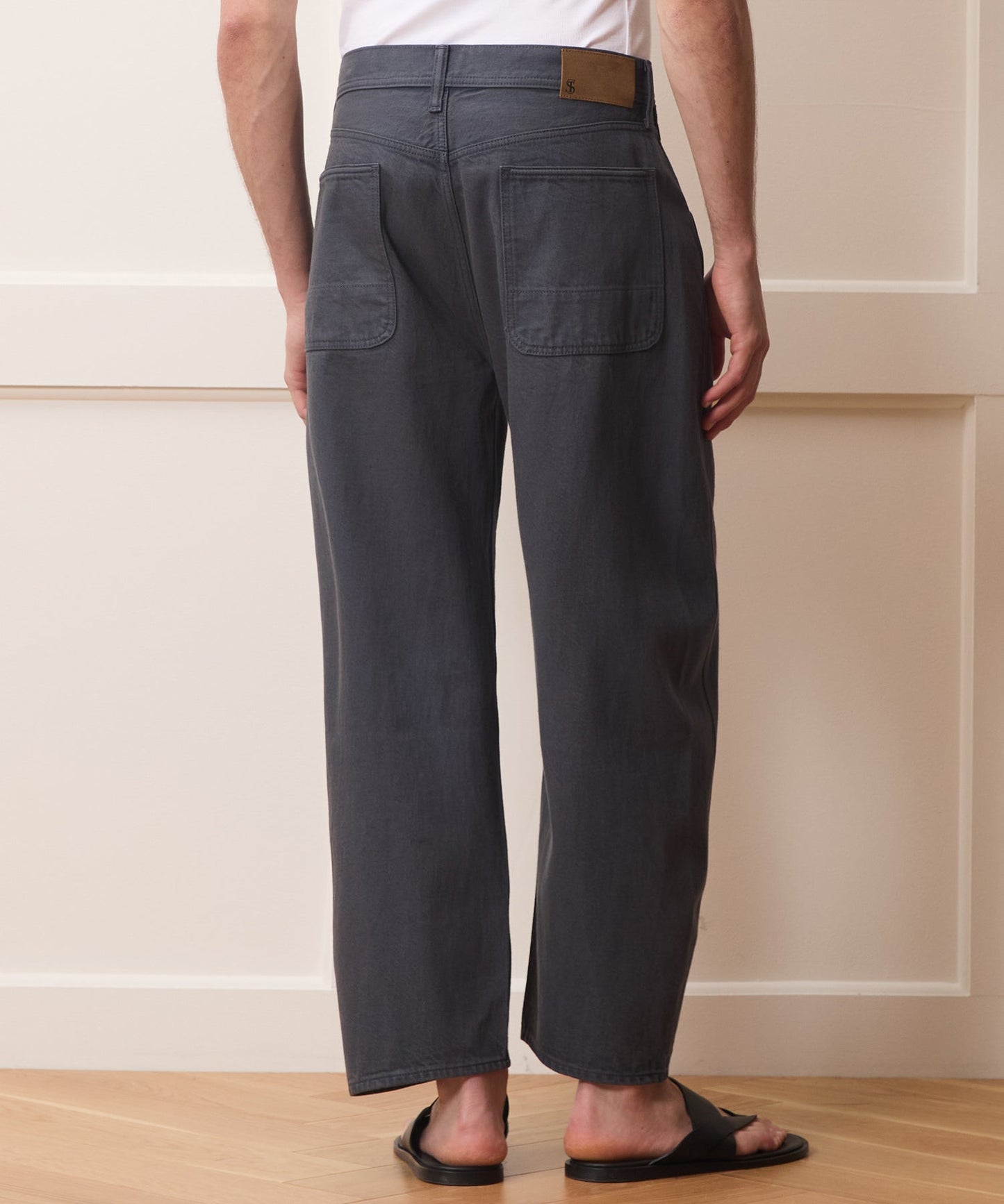 Todd Snyder Relaxed Barrel Jean in Granite Granite