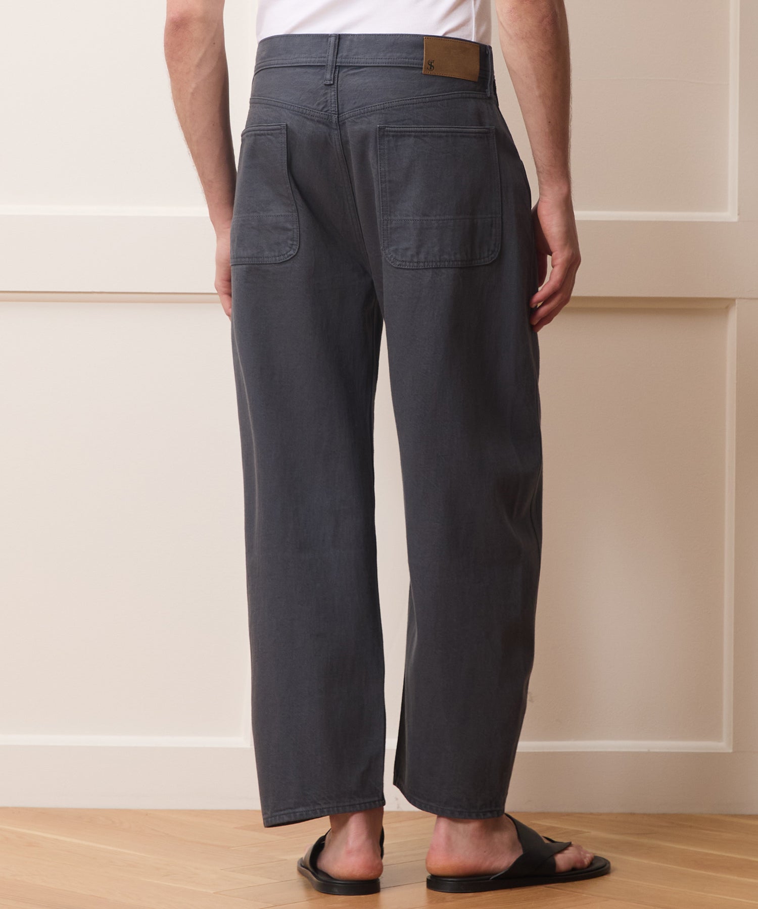 Todd Snyder Relaxed Barrel Jean in Granite Granite
