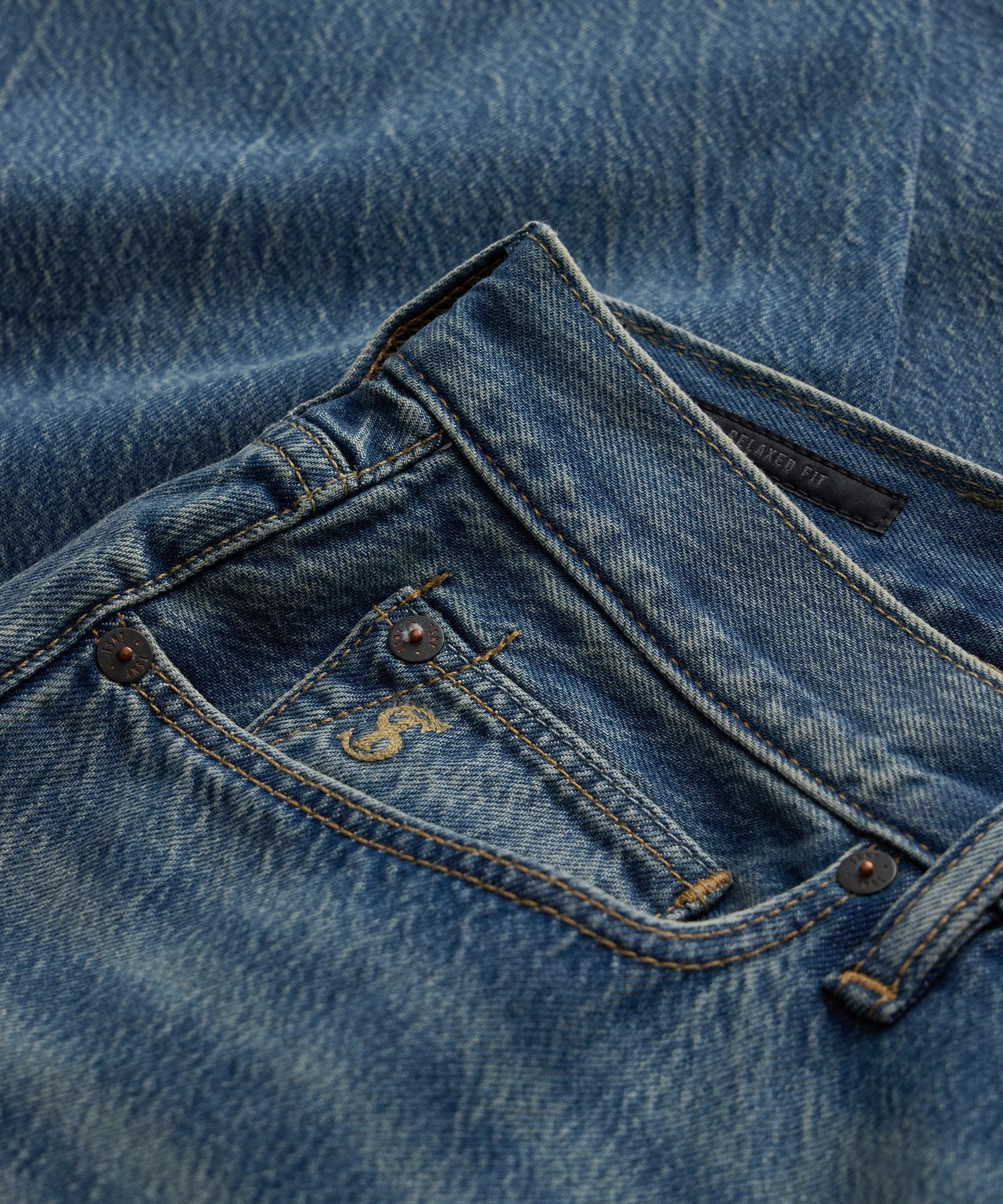 Todd Snyder Relaxed Summerweight Jean in Medium Indigo Medium Indigo