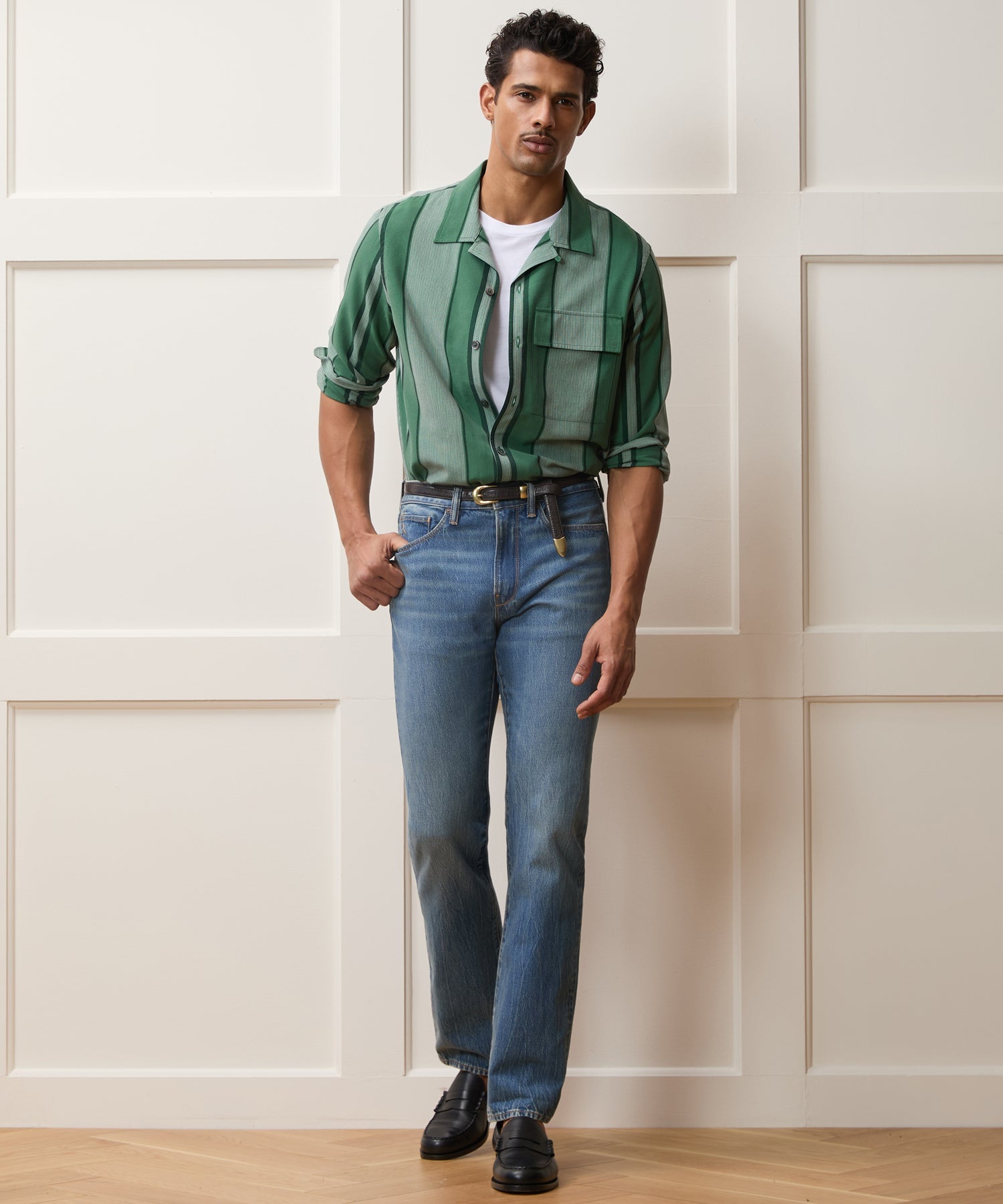 Todd Snyder Straight Fit Summerweight Jean in Medium Indigo Medium Indigo