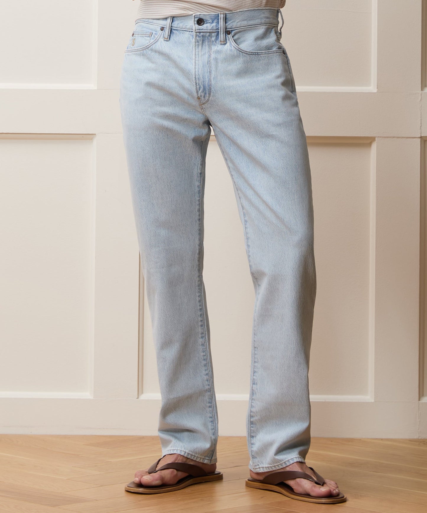 Todd Snyder Straight Fit Summerweight Jean in Bleachout Light Indigo
