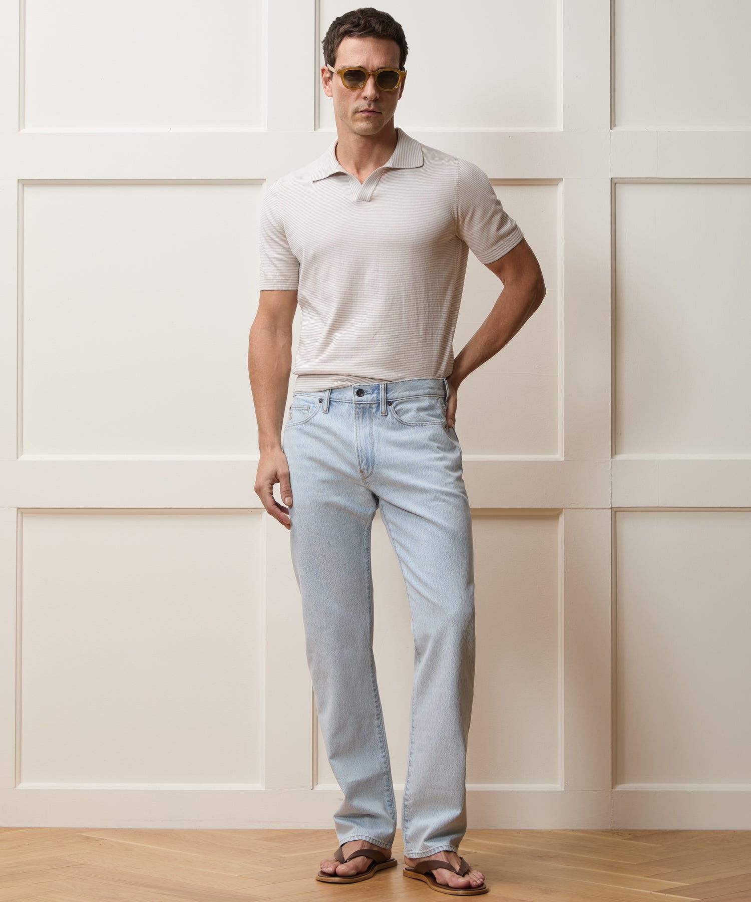 Todd Snyder Straight Fit Summerweight Jean in Bleachout Light Indigo