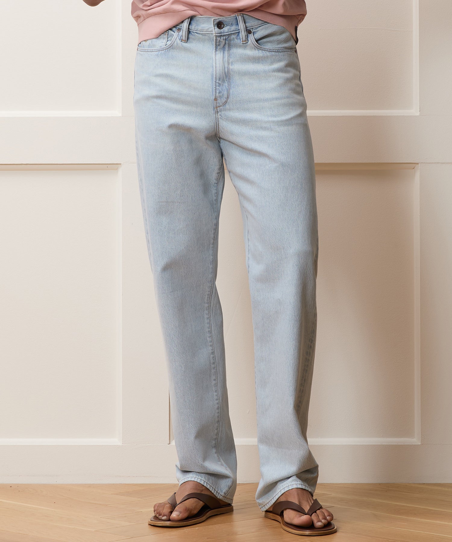 Todd Snyder Relaxed Summerweight Jean in Bleachout Light Indigo