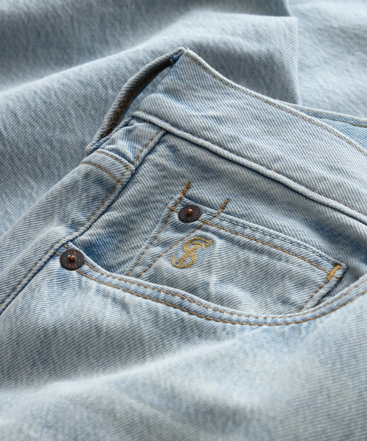 Todd Snyder Relaxed Summerweight Jean in Bleachout Light Indigo
