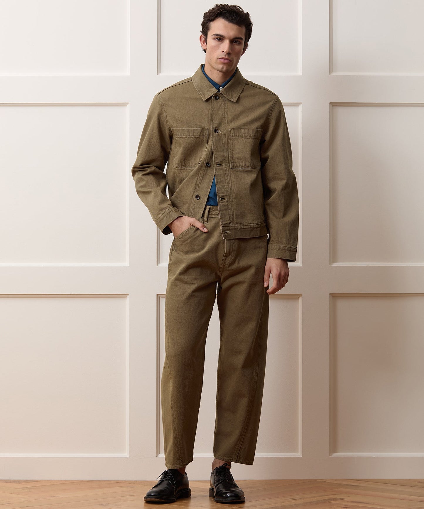 Todd Snyder Relaxed Barrel Jean in Brown Brown