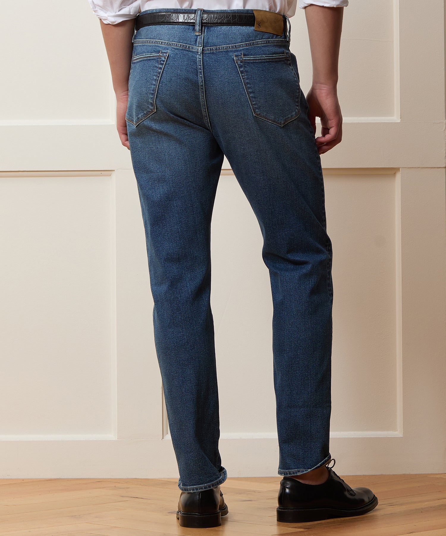 Todd Snyder Modern Slim Stretch Jean in Medium Indigo Light Indigo