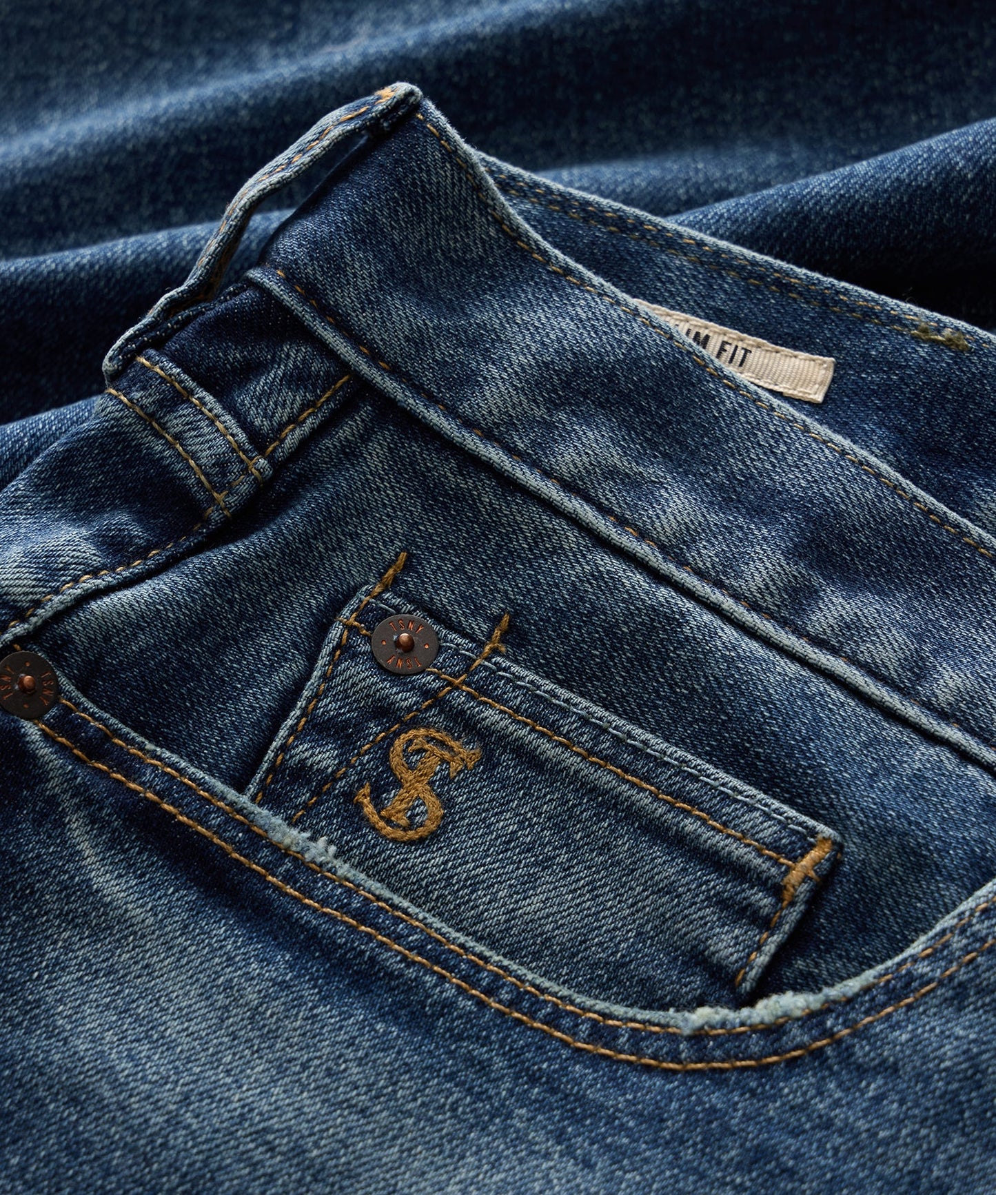 Todd Snyder Modern Slim Stretch Jean in Medium Indigo Light Indigo