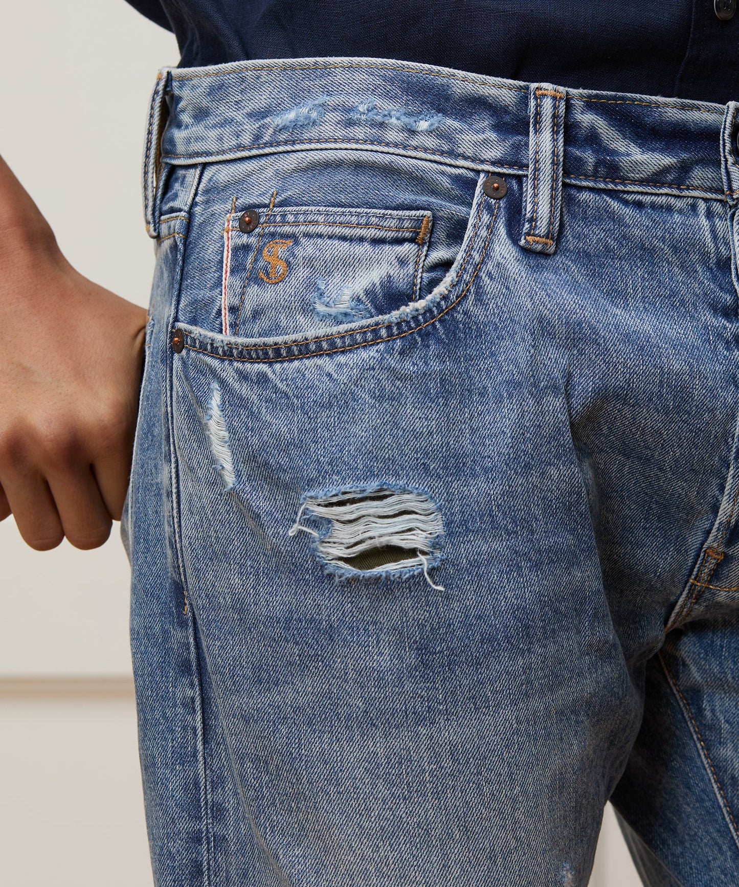 Todd Snyder Slim Selvedge Jean in Destroyed Wash Destroyed Medium Indigo