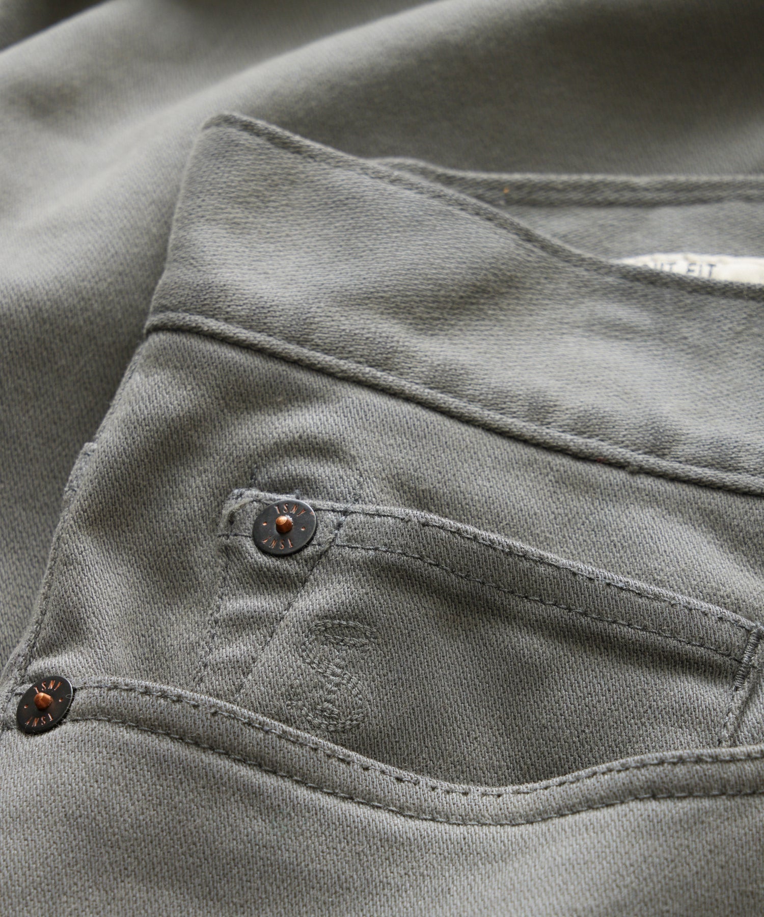 Todd Snyder Vintage Straight Fit 5-Pocket Chino in Grey Rocky Coast