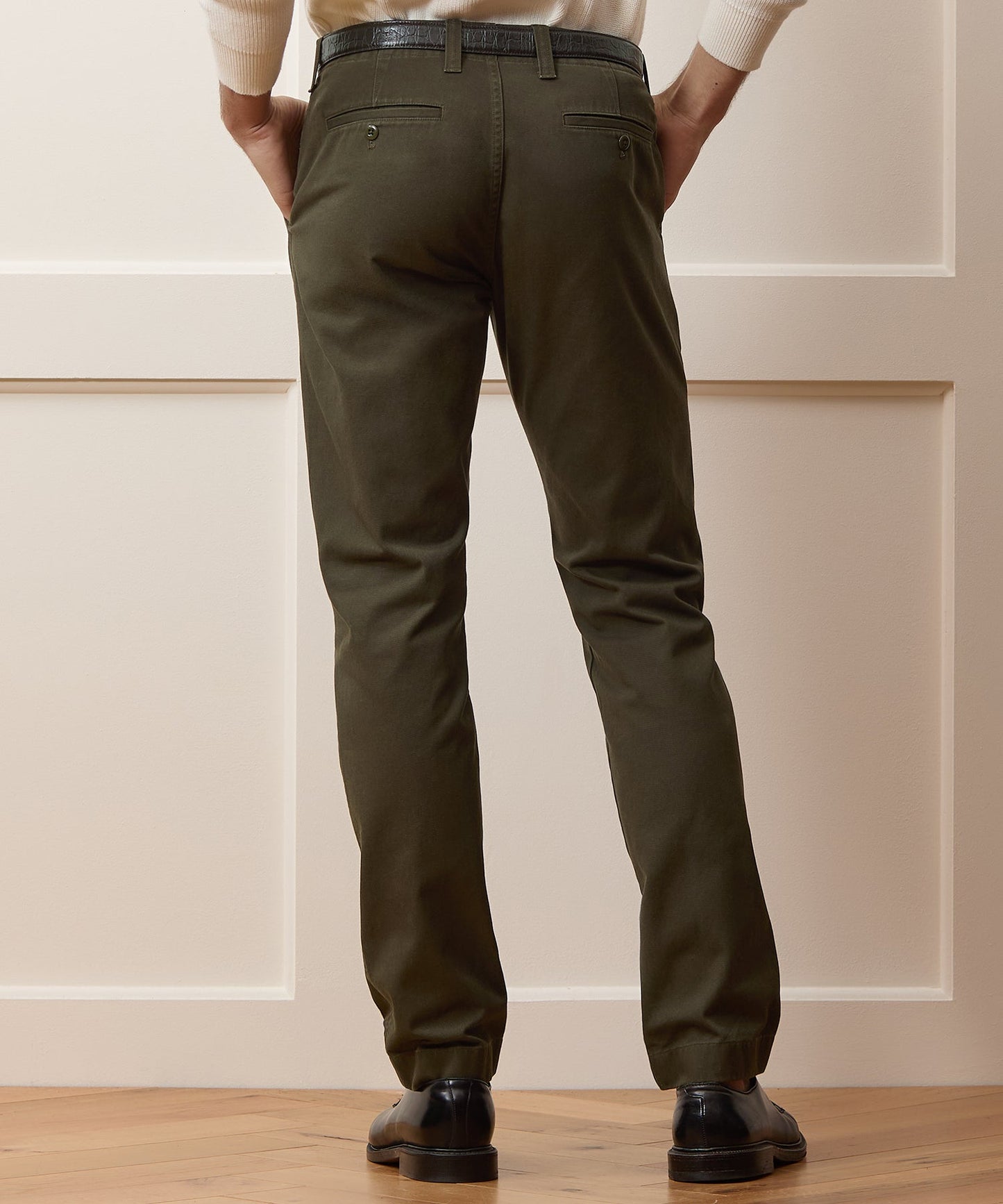 Todd Snyder Straight Fit Favorite Chino in Snyder Olive Snyder Olive