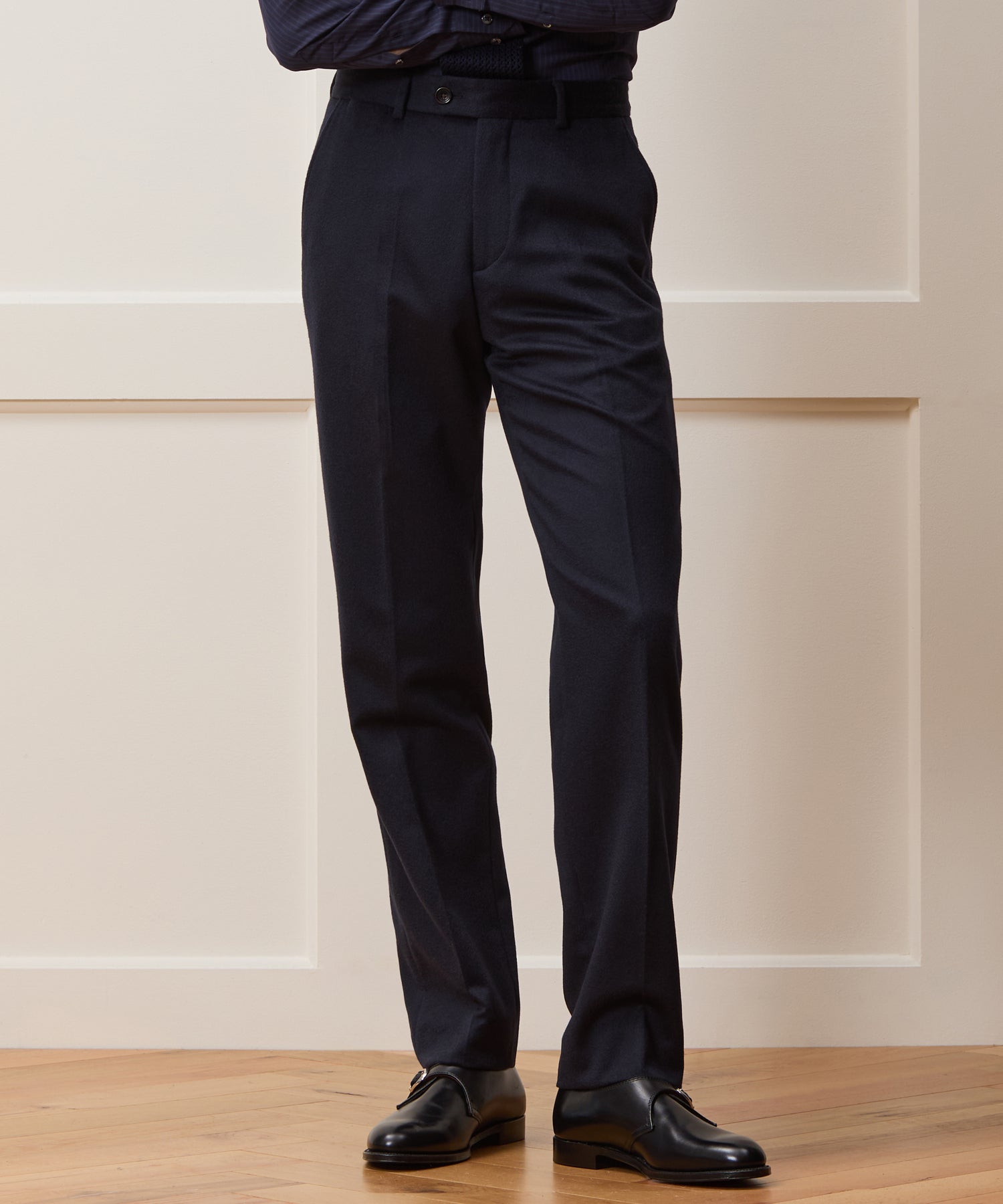 Todd Snyder Italian Cashmere Sutton Trouser in Navy Navy