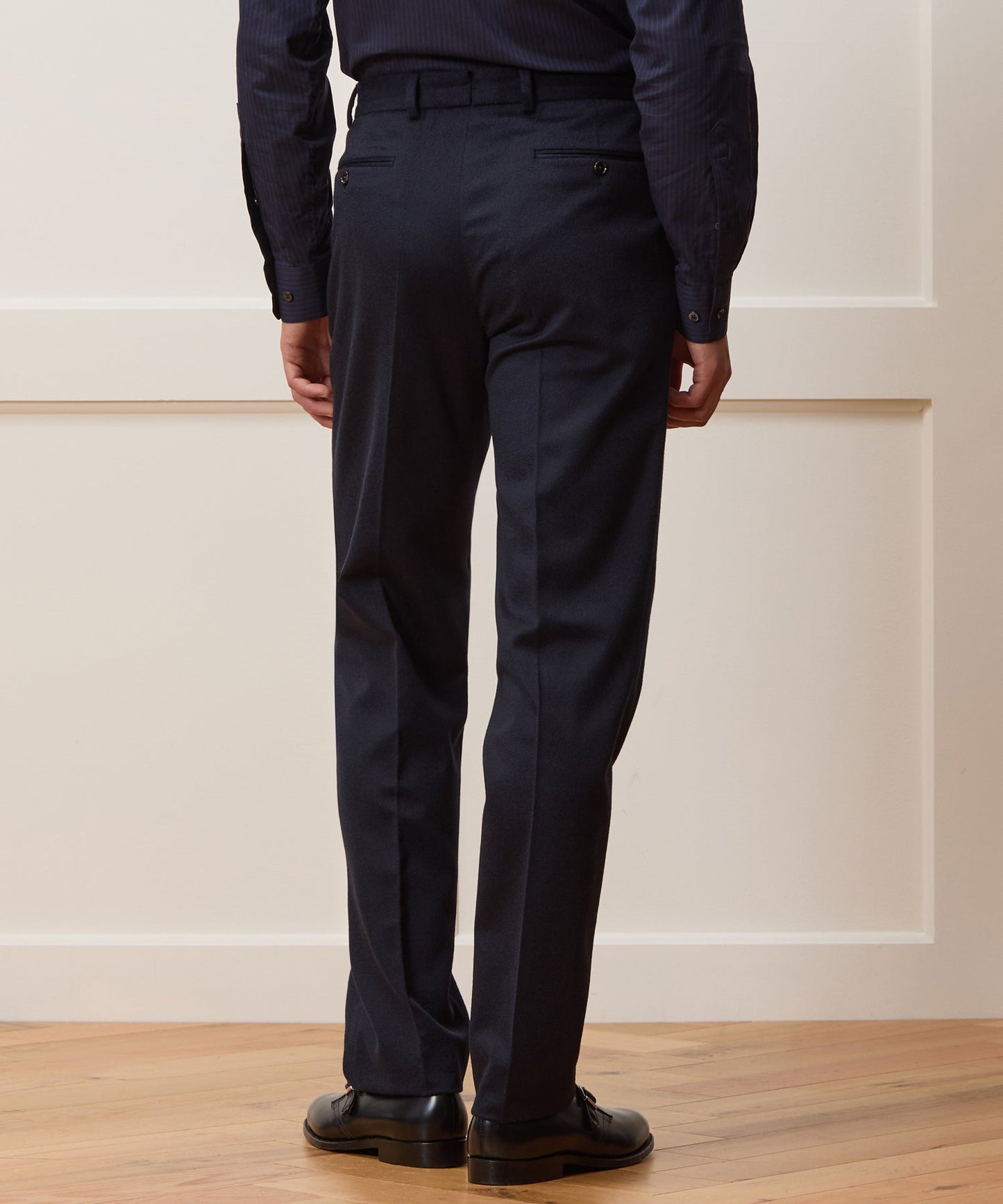 Todd Snyder Italian Cashmere Sutton Trouser in Navy Navy