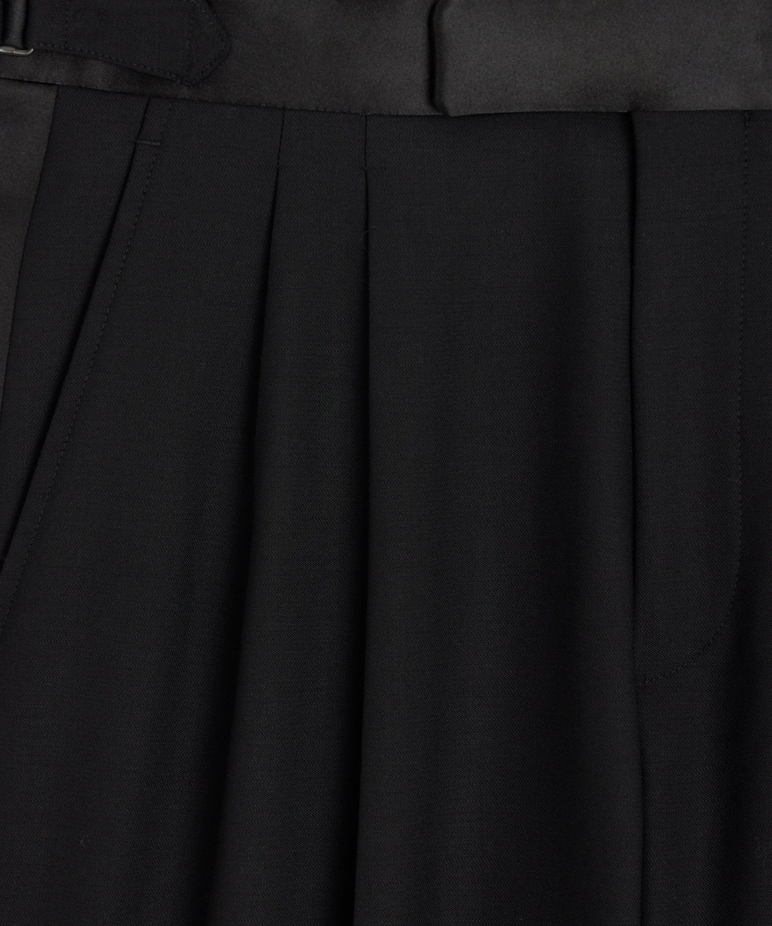 Todd Snyder Italian Wool Relaxed Tuxedo Trouser in Black Black