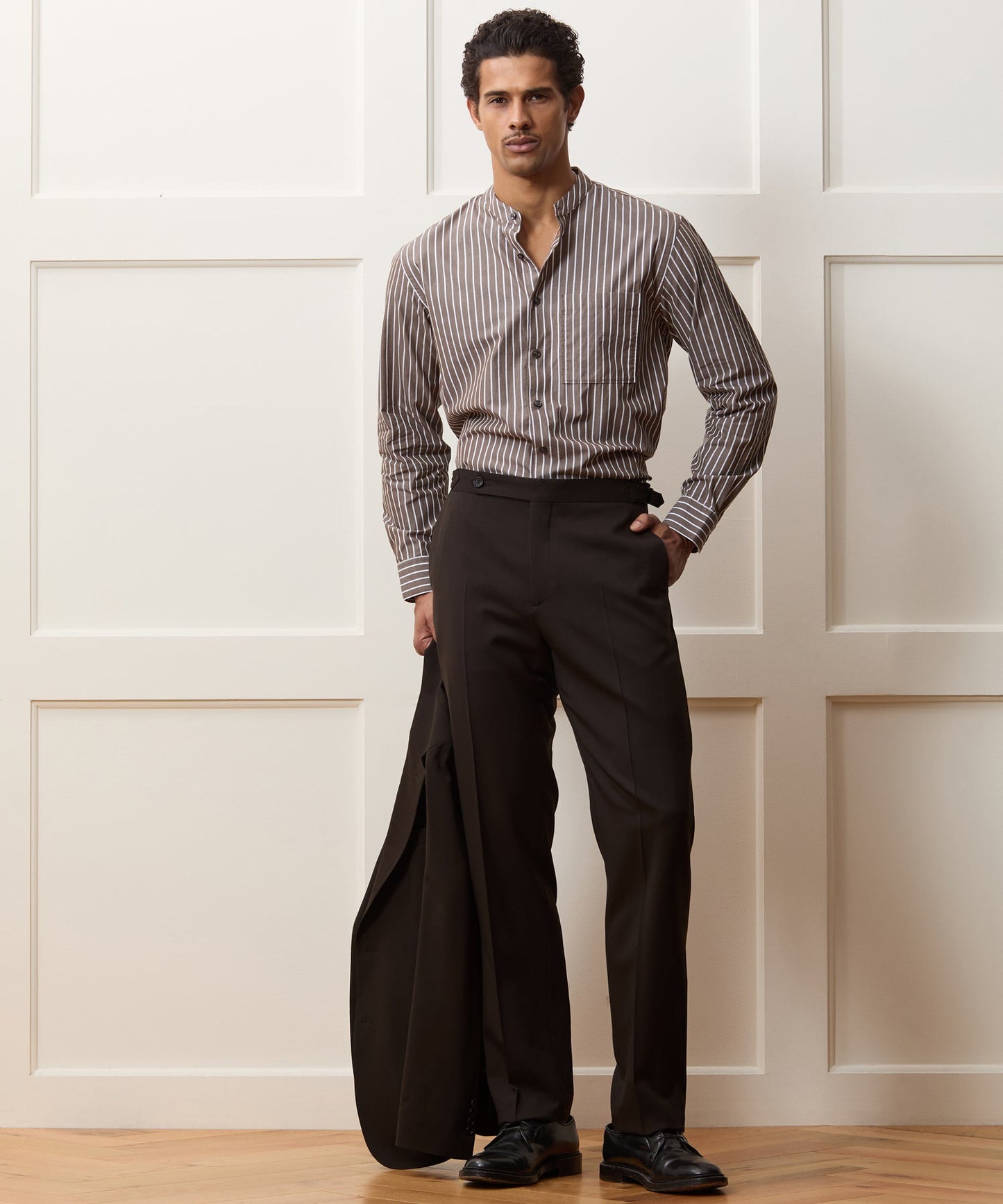 Todd Snyder Gabardine Side Tab Trouser in Caviar Caviar