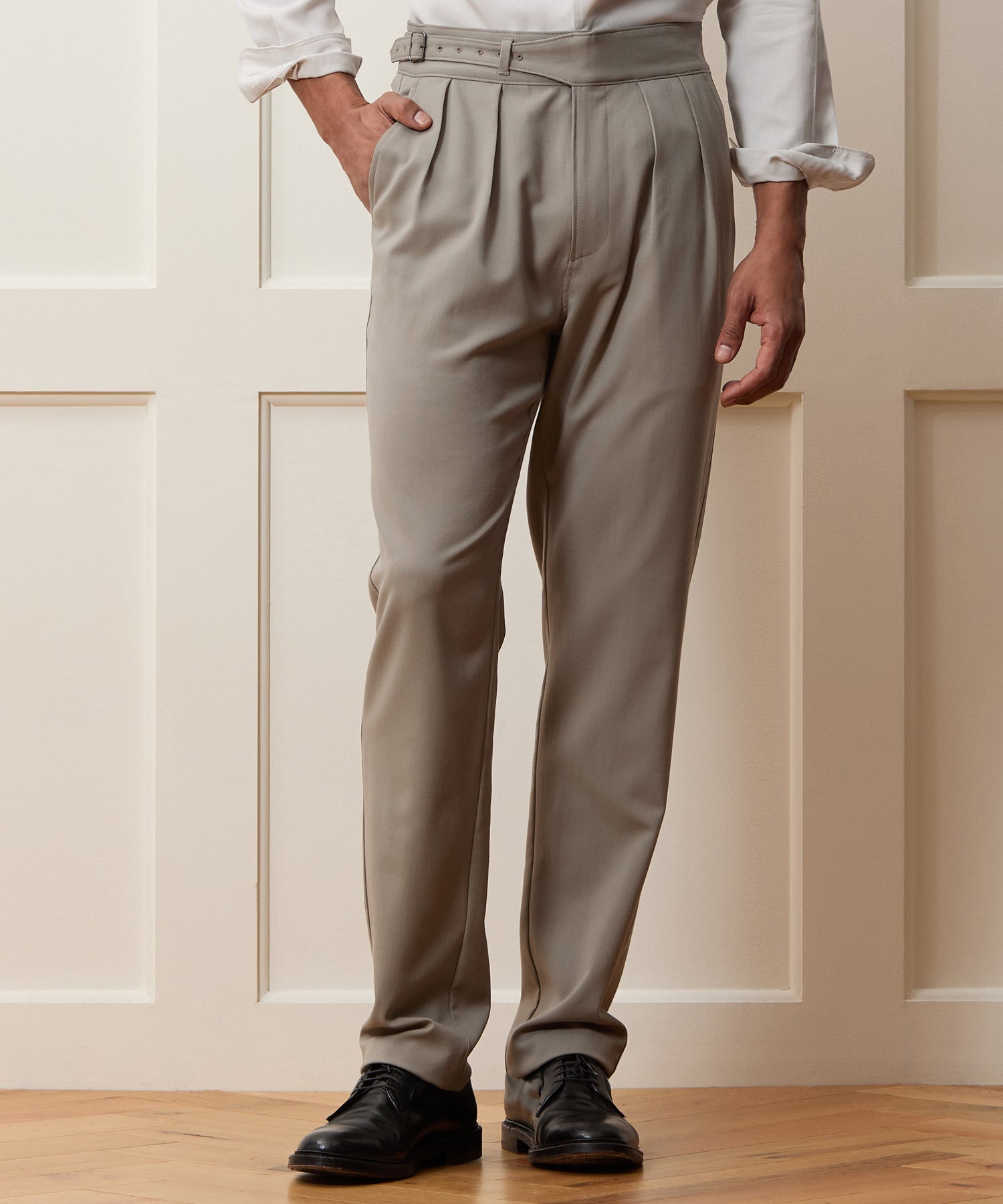 Todd Snyder Gabardine Gurkha Dress Trouser in Stone Stone
