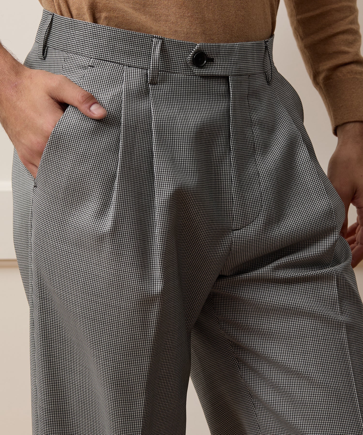 Todd Snyder Italian Wool Houndstooth Wythe Trouser in Cream Houndstooth Cream