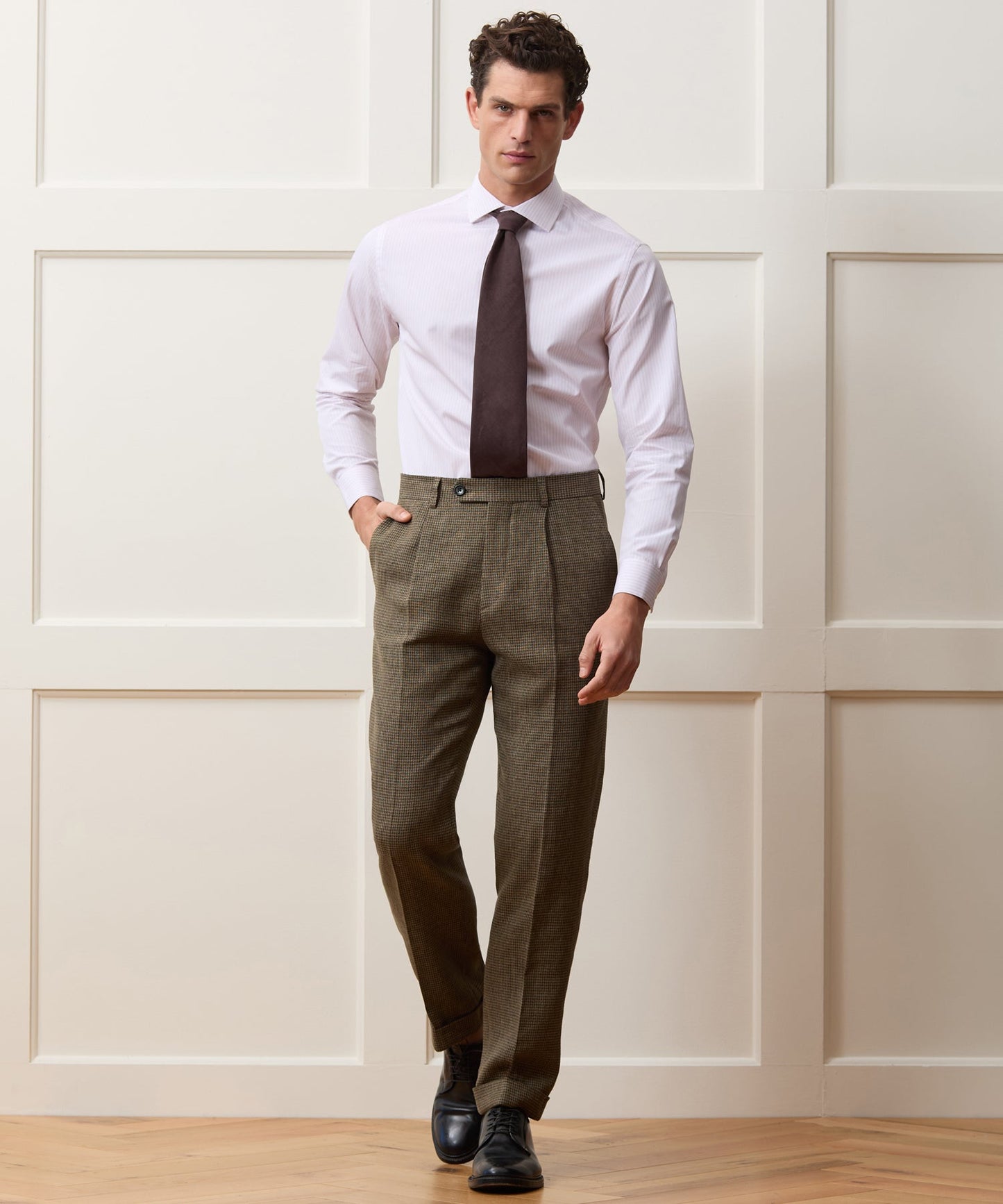 Todd Snyder Italian Linen Houndstooth Madison Trouser in Tan Houndstooth Tan