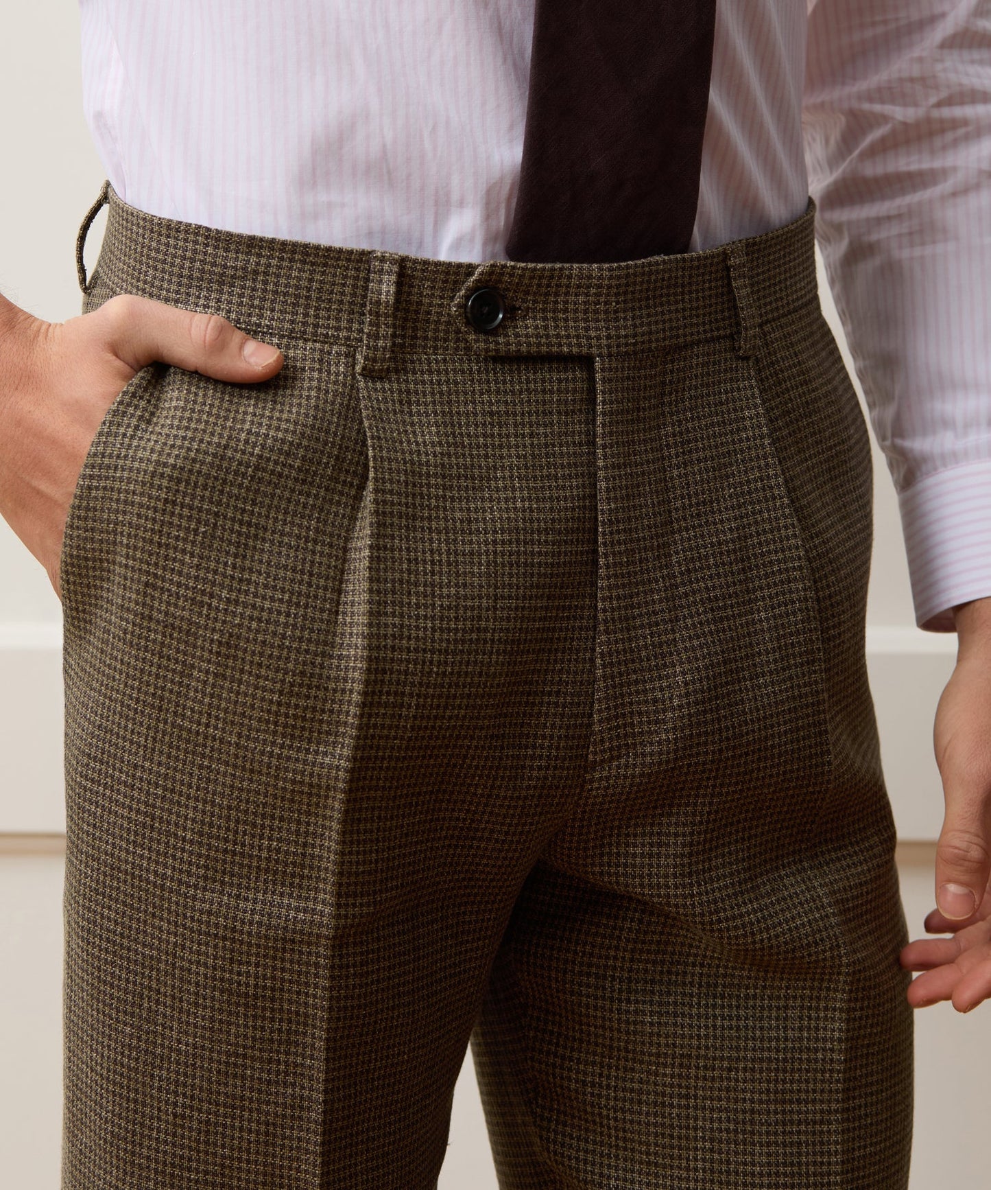 Todd Snyder Italian Linen Houndstooth Madison Trouser in Tan Houndstooth Tan